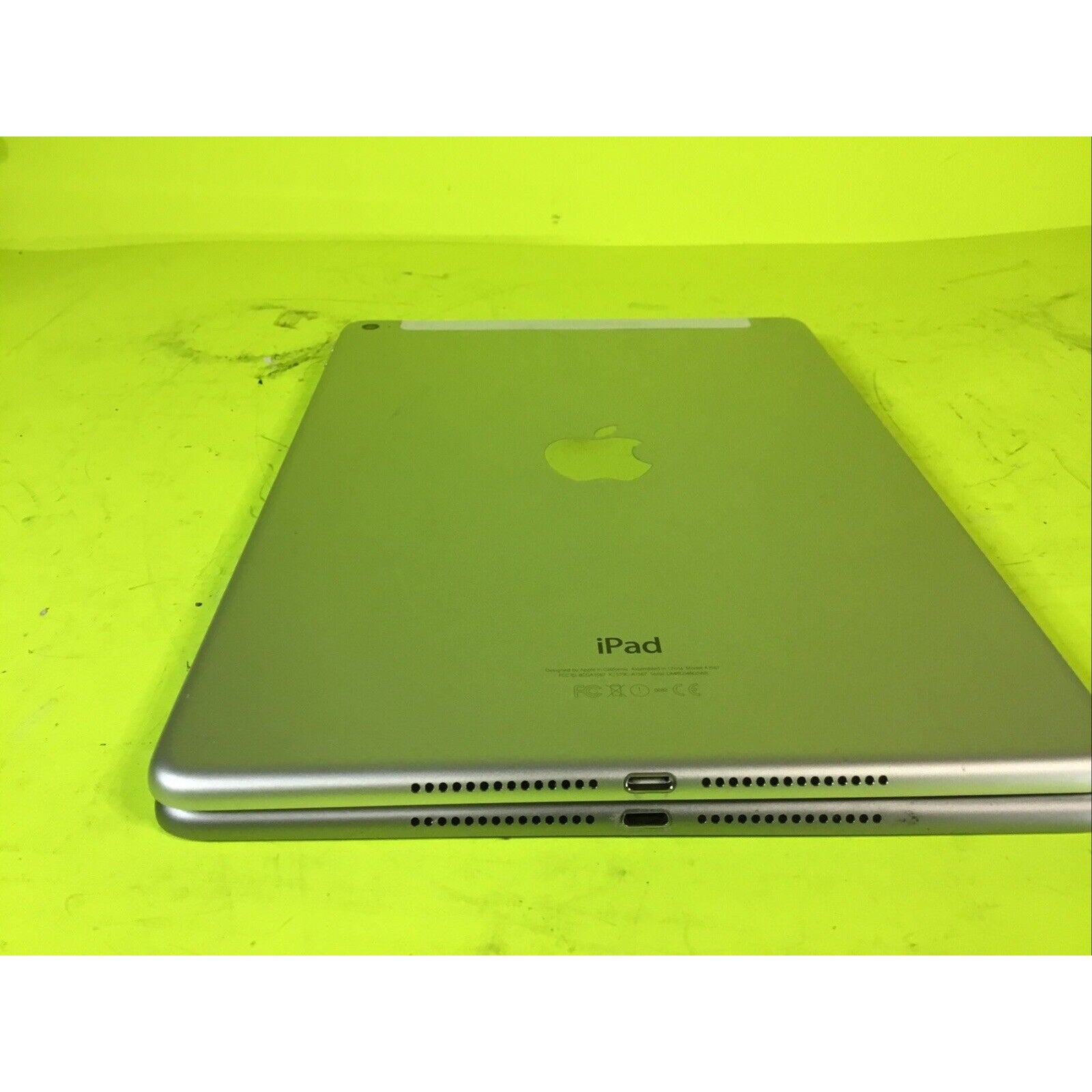 Lot of 2 Apple iPad Air 2 FOR PARTS REPAIR or RECYCLE