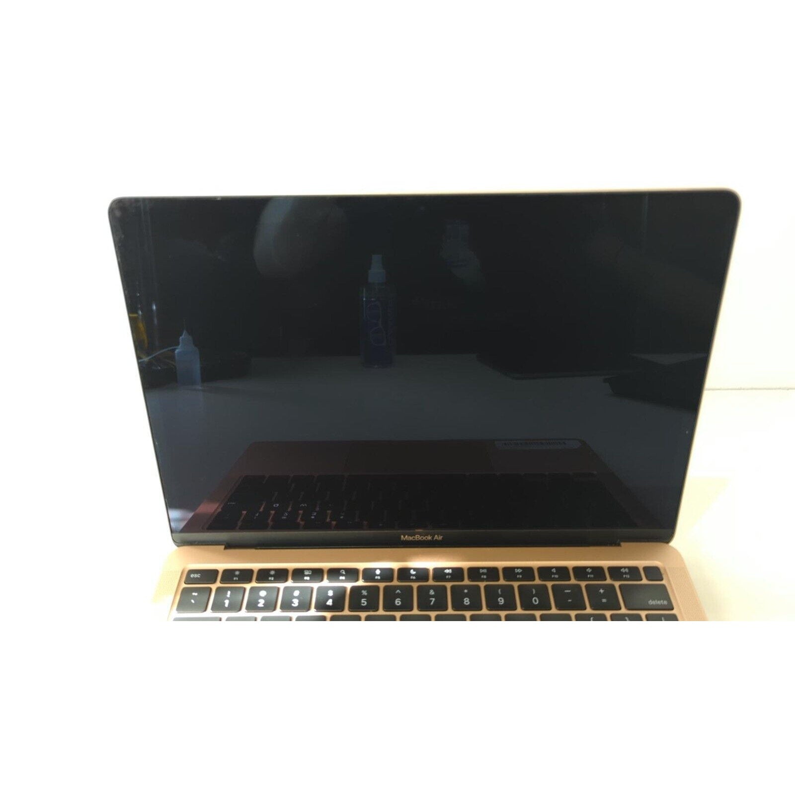 READ - MacBook Air 13" - M1, 8GB RAM, 256GB SSD - A2337