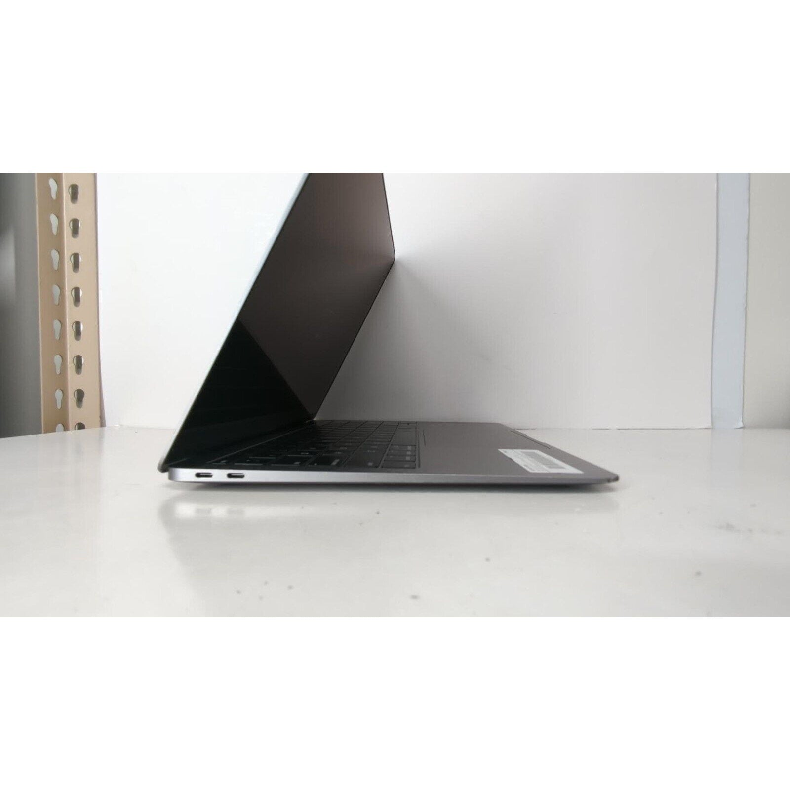 Apple MacBook Air 13" - Intel Core i5, 16GB RAM, 500GB SSD (A1932)