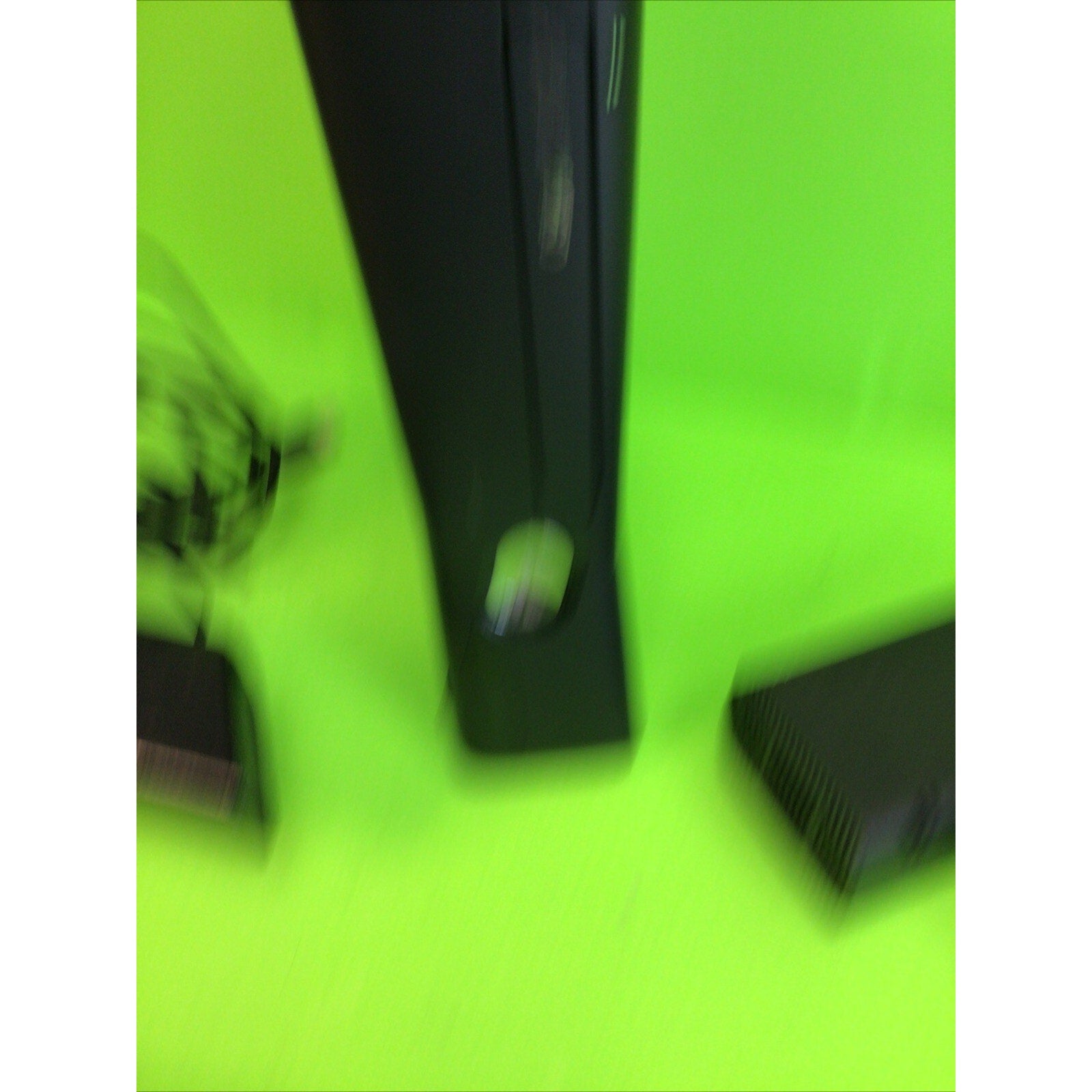 Microsoft Xbox 360 S 2GB Console Bundle With Kinect 2 Controllers 5 Games