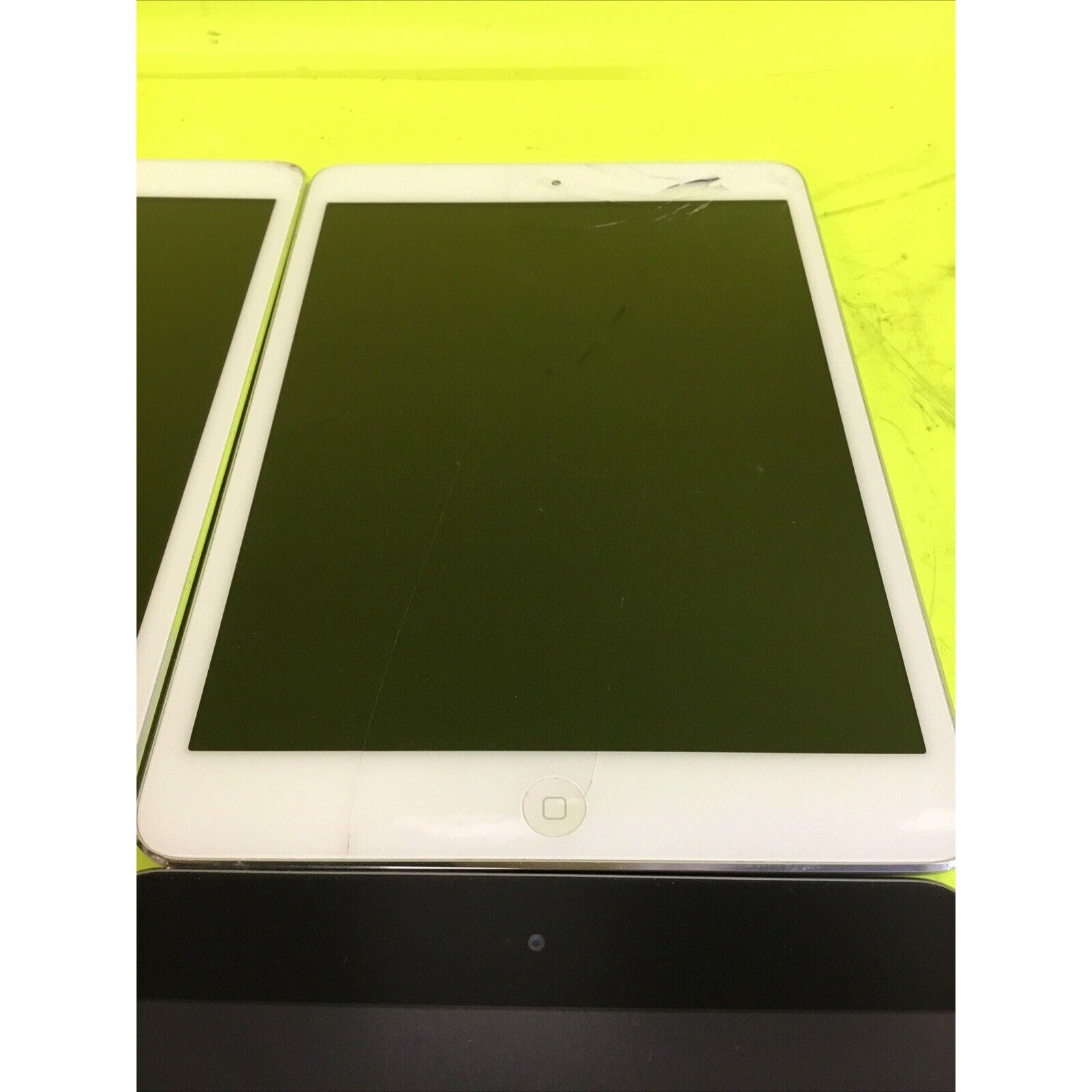 Lot of 4 Apple iPad Mini 1 and 2 FOR PARTS GOLD or RARE EARTH RECYCLE