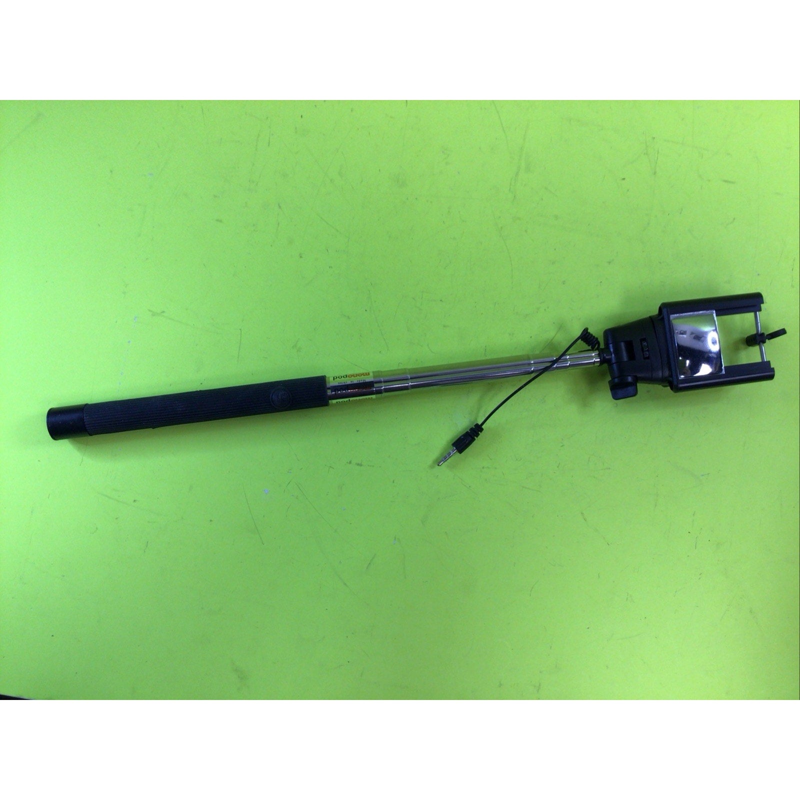 Monopod Extendable Selfie Stick with 3.5mm Jack Cable