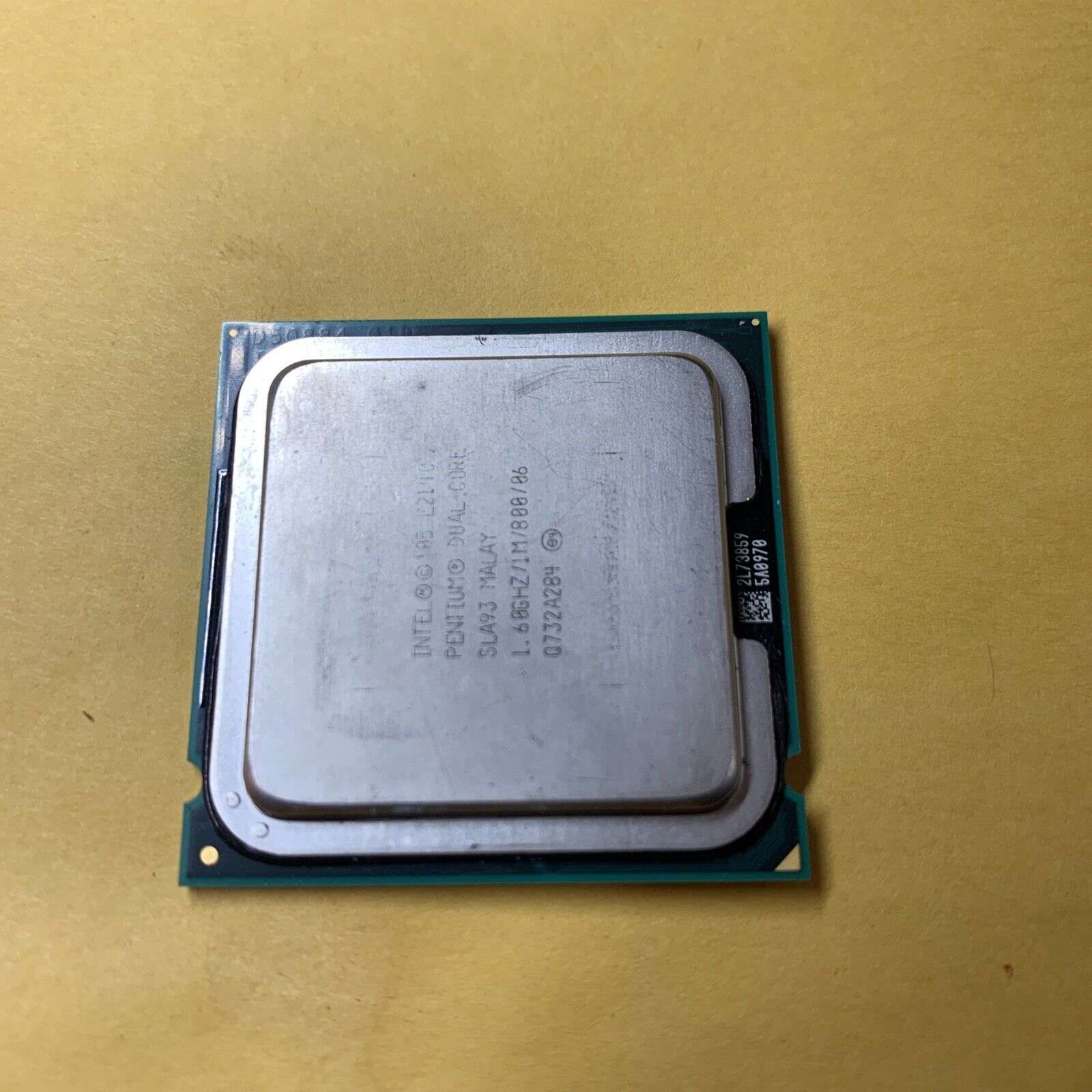 Intel Pentium E2140 1.6GHz Dual-Core 1MB 800MHz LGA 775 SLA93 CPU Processor 65W