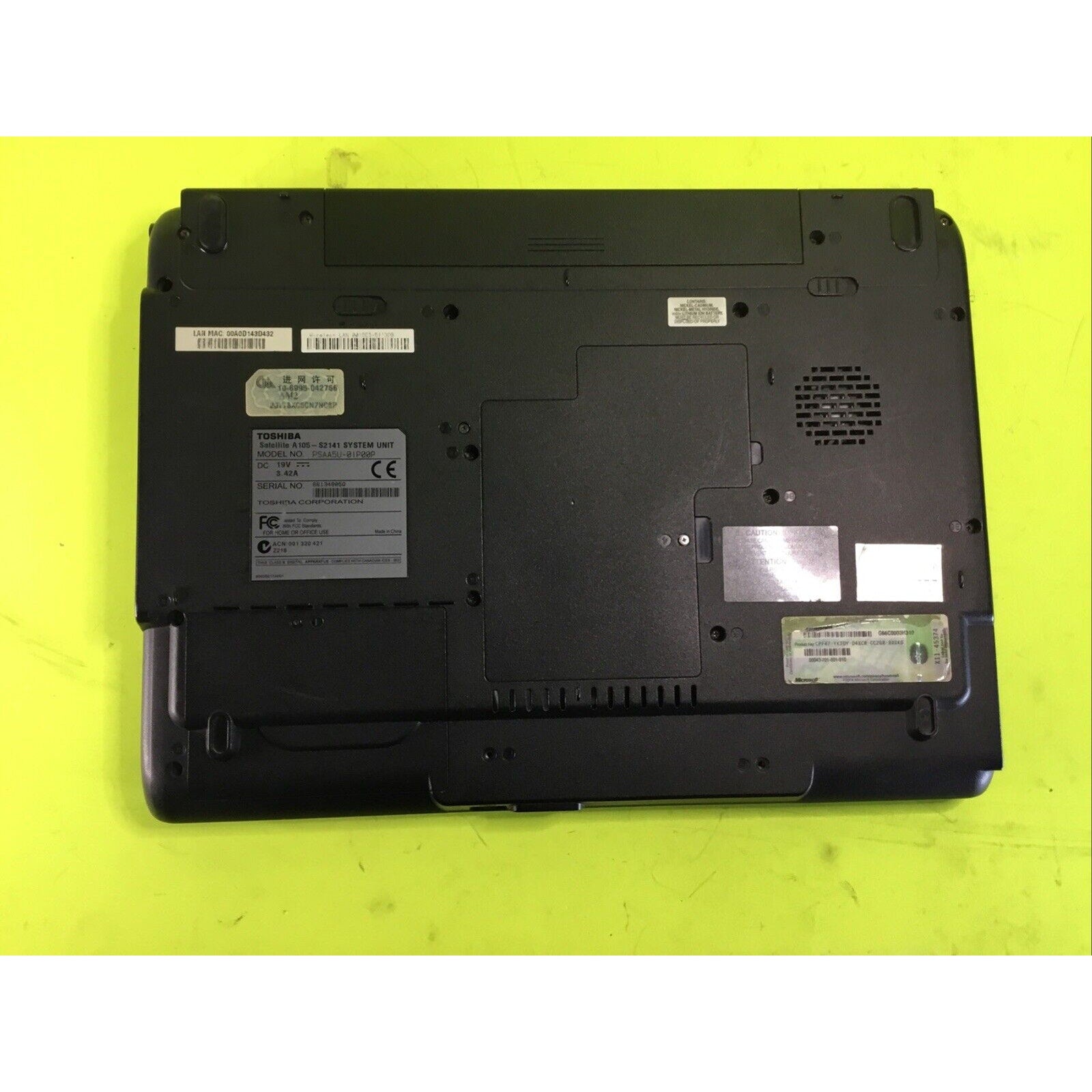Toshiba Laptop Satellite A105-S2141 FOR PARTS REPAIR or RECYCLE