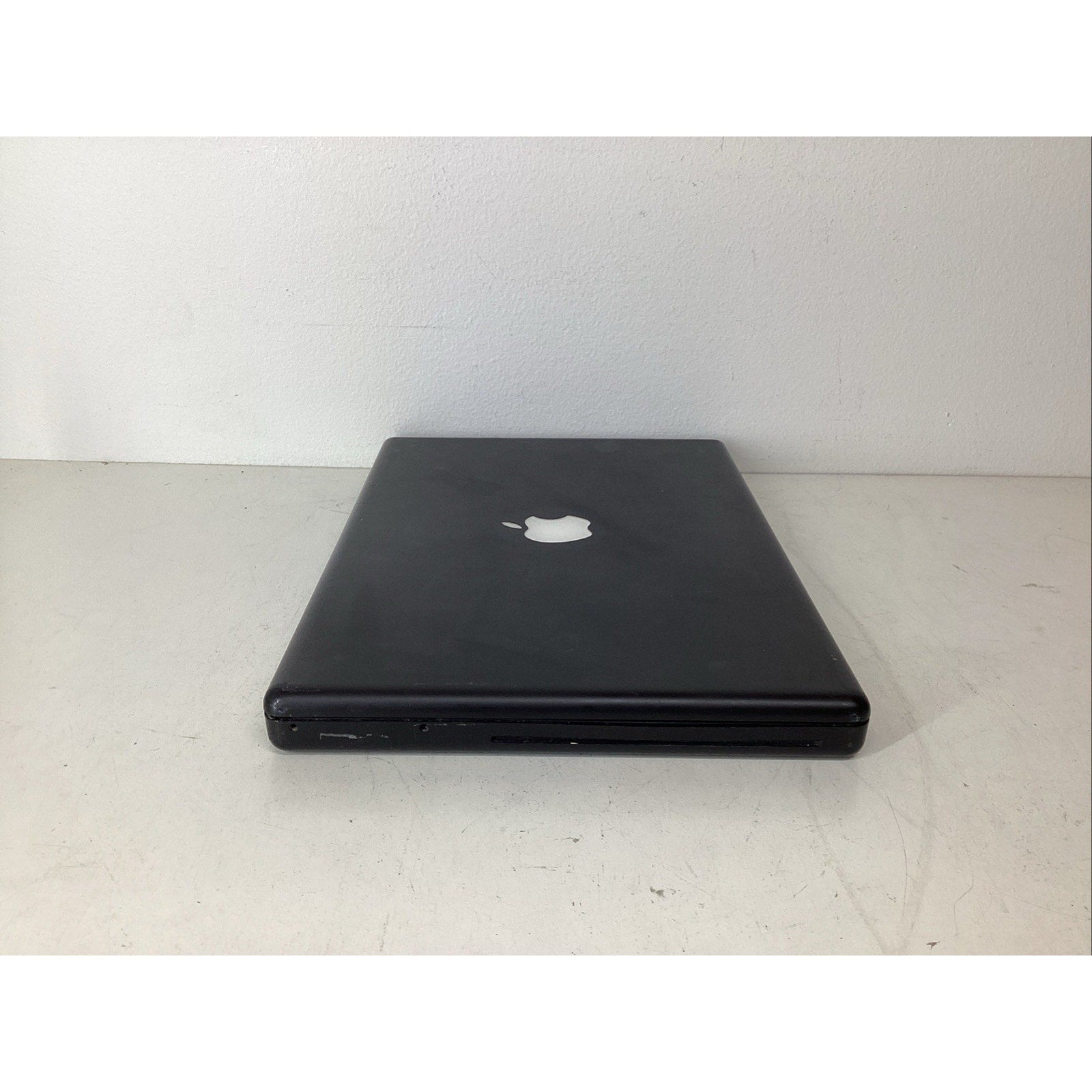 Black Apple MacBook A1181 Laptop 13.3" Intel Core Duo 2GB RAM No Batt-For Parts