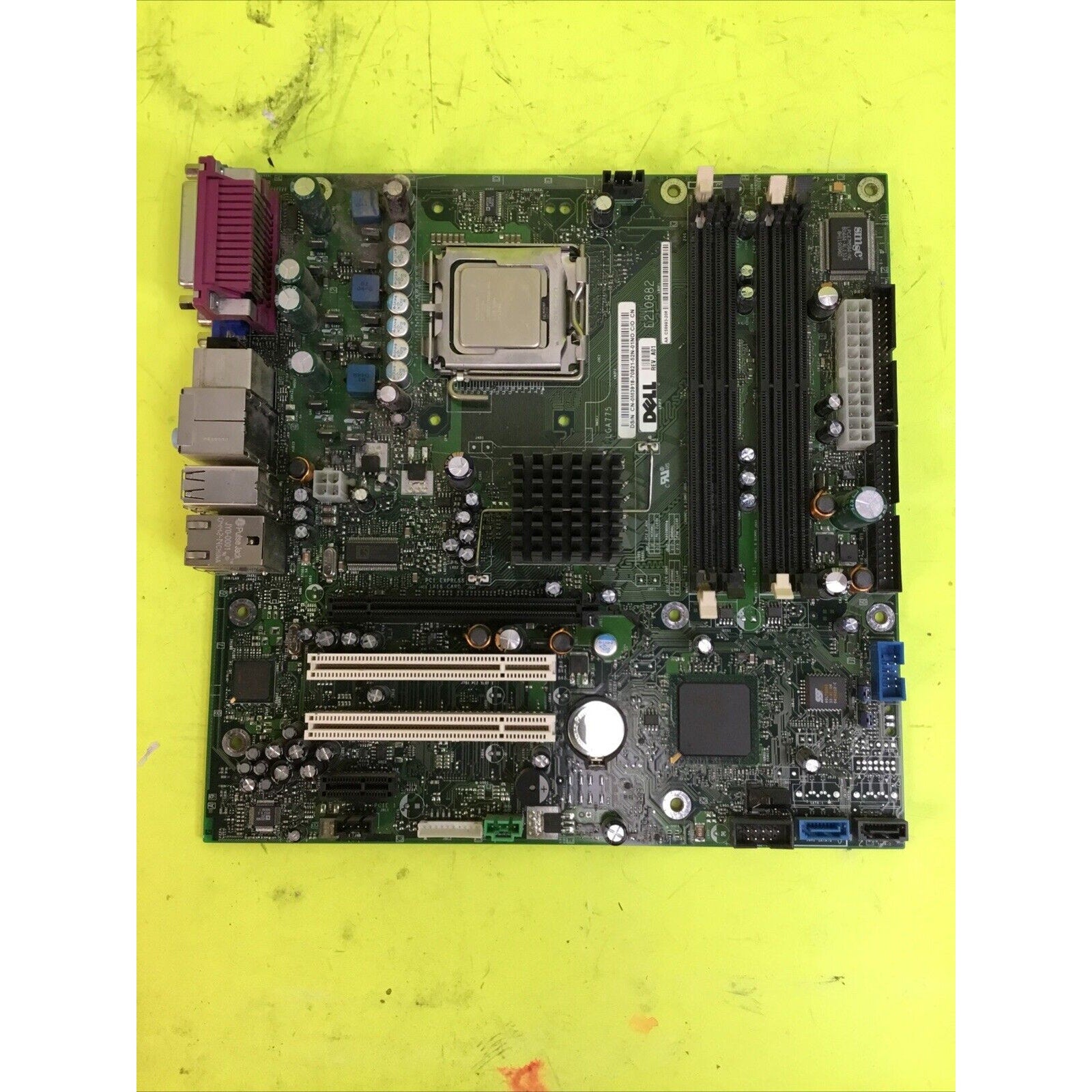 Intel e210882 LGA775 Motherboard with Pentium 4 FOR PARTS or REPAIR