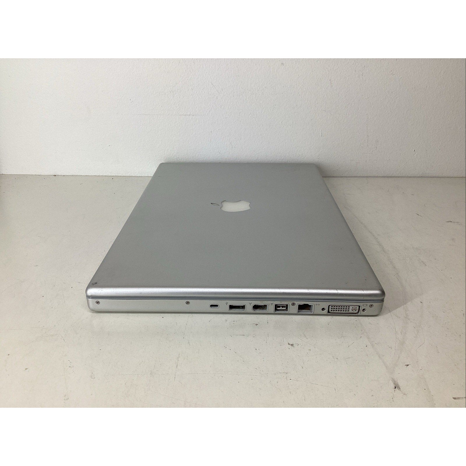 Apple MacBook Pro A1226 15.4" 2007 Intel Core Duo - For Parts