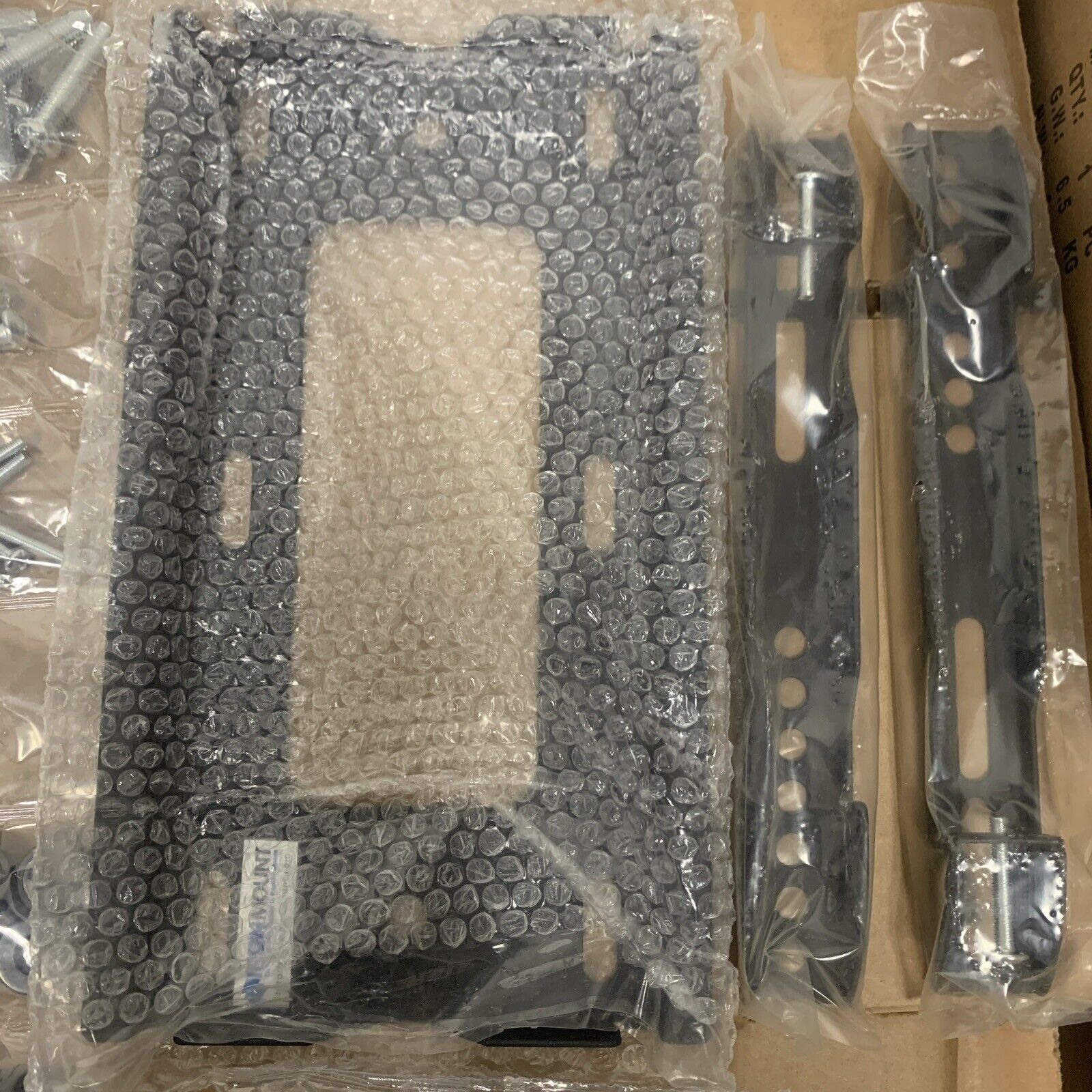 Monmount Fixed TV Wall Mount for Most 19" - 37" Flat-Screen TVs - Black, DIY