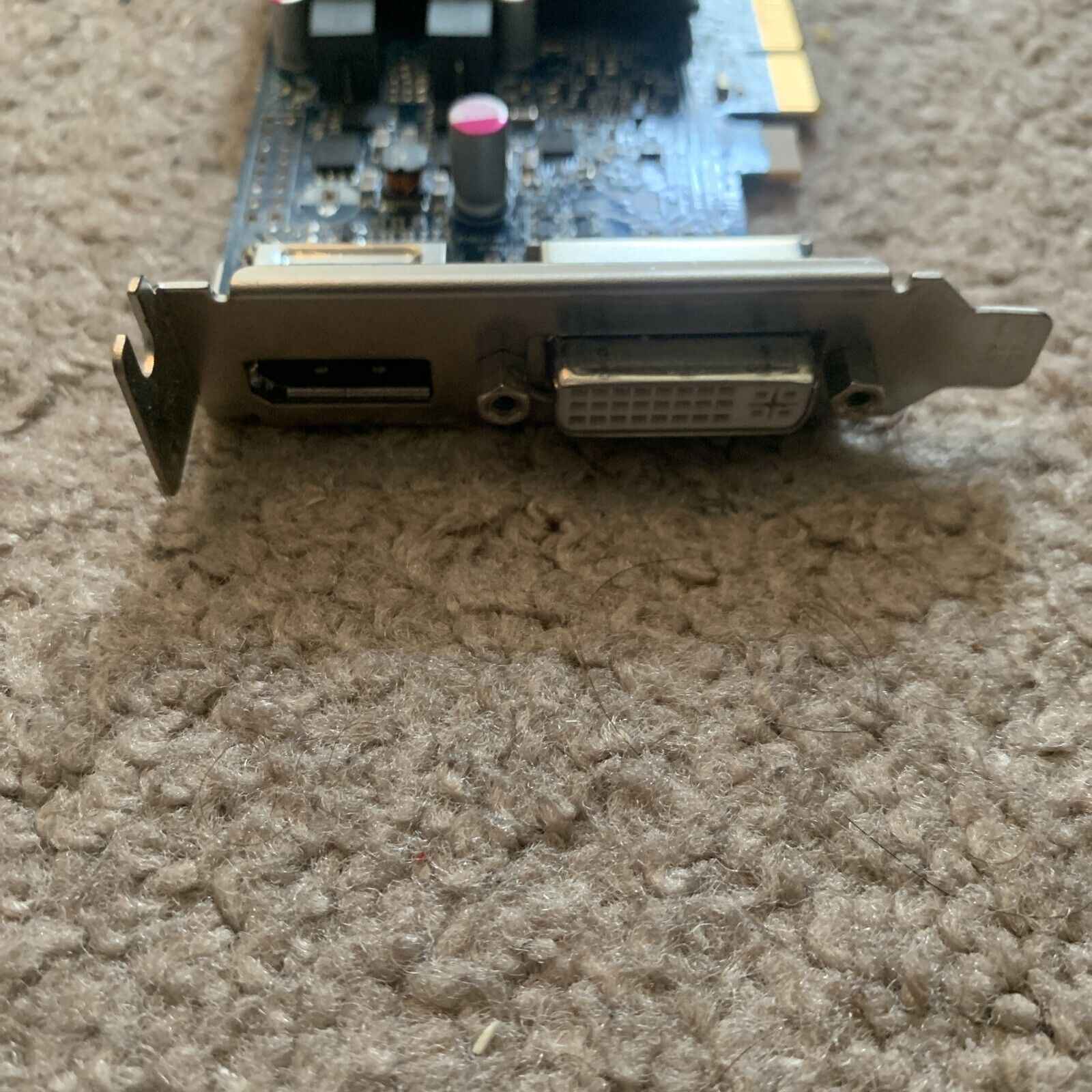 DELL AMD Radeon HD 7570 1GB GDDR5 DVI Display Video Card - Low Profile - 0KFWWP