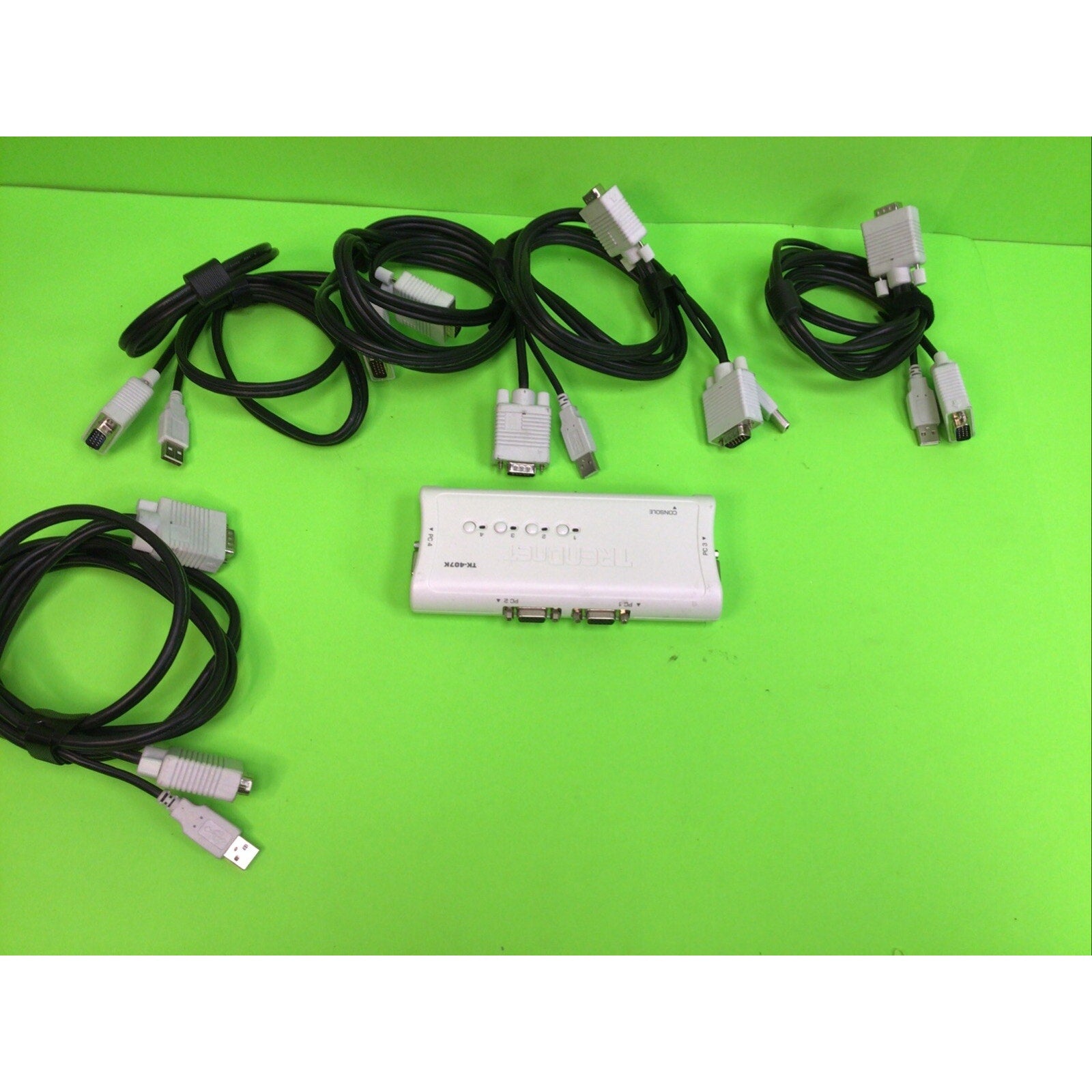 TrendNet TK-407K with 5 KVM Spilt with USB Cables