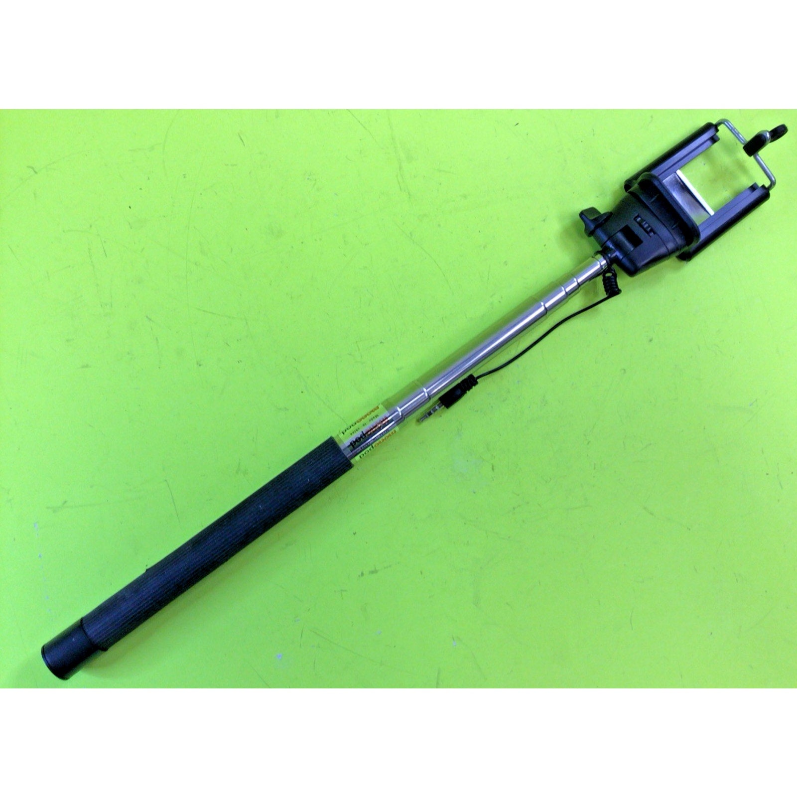 Monopod Extendable Selfie Stick with 3.5mm Jack Cable