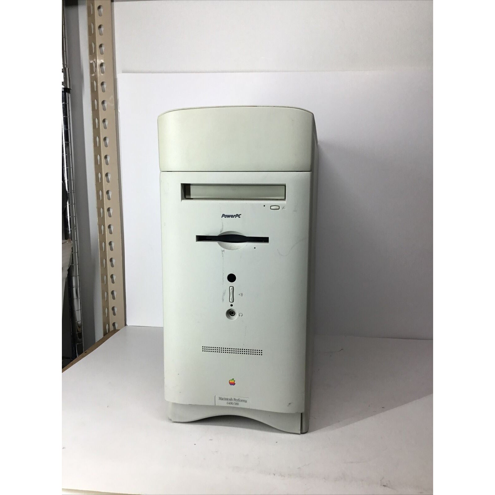 READ - Apple Macintosh Performa 6400/180 Desktop Computer Only