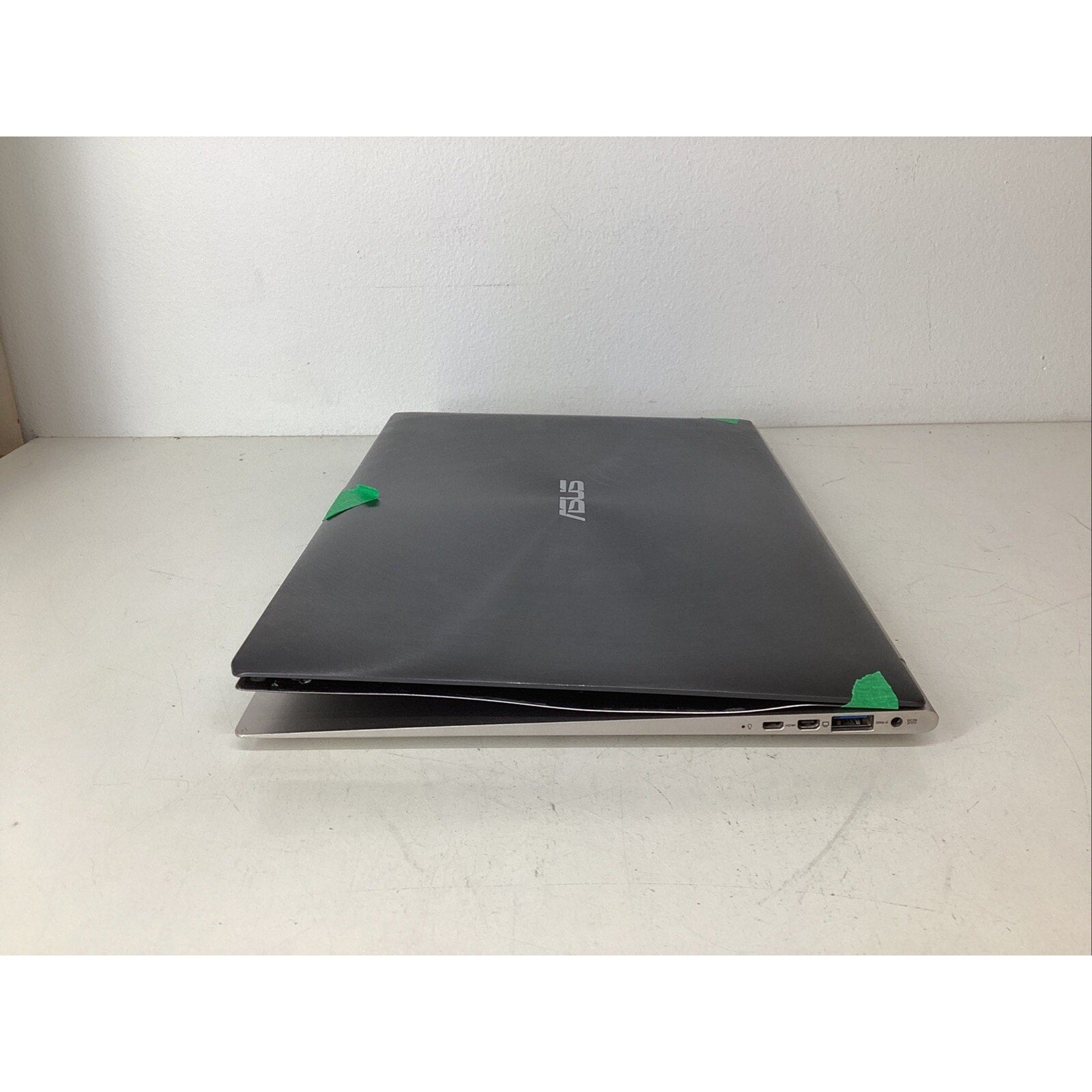 Asus Zenbook UX31E 13.3" 128GB SSD Bad Screen - For Parts