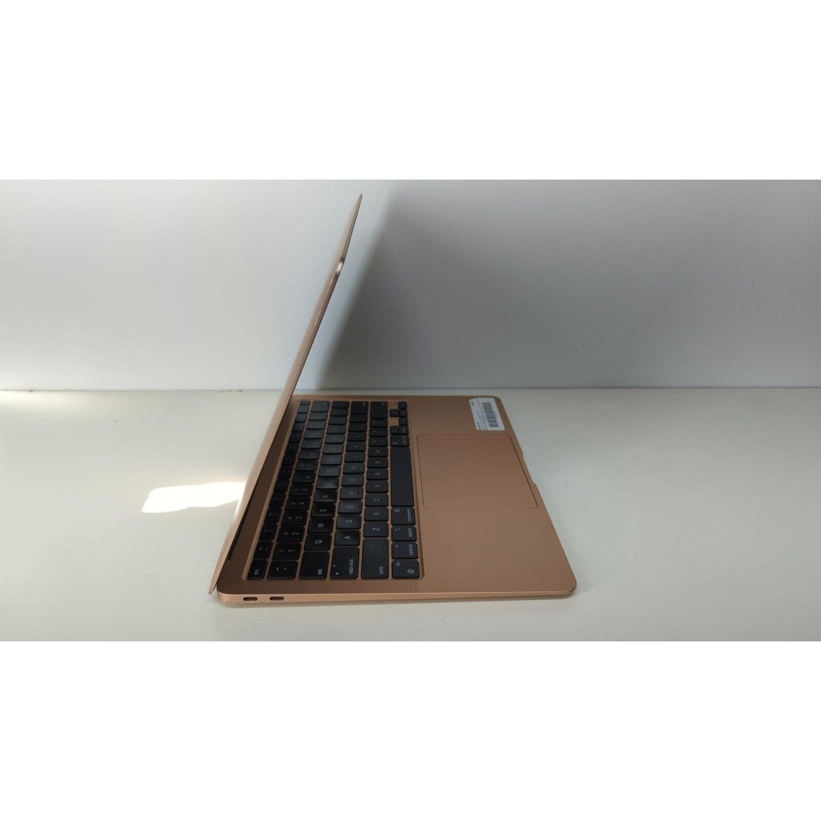 READ - MacBook Air 13" - M1, 8GB RAM, 256GB SSD - A2337