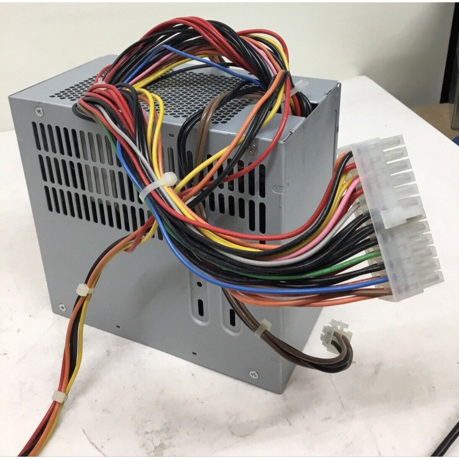 Bestec 160 W 24 Pin ATX Desktop Power Supply ATX0300D5WB