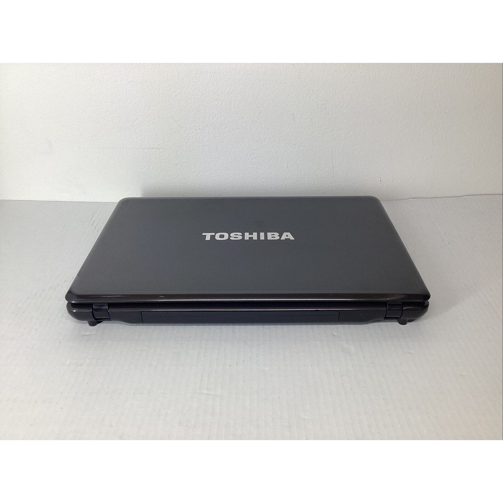 Toshiba Satellite A665-S6086 15" Laptop Intel Core i3 4GB RAM No HDD - For Parts