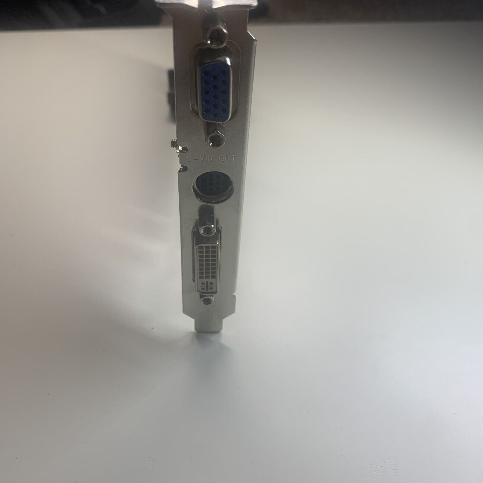 ATI 188-0CE40-005SA Radeon HD3450 PCIe Graphics Video Card 512MB DVI VGA SVIDEO