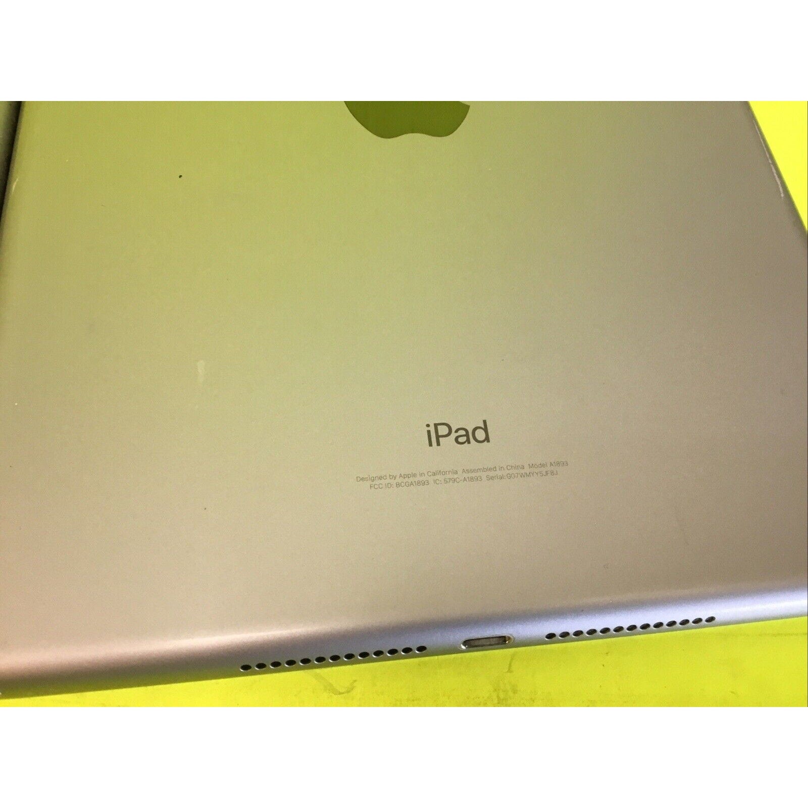 Lot of 3 x Apple iPad 5th Generation/iPad Air FOR PARTS or RECYCLE