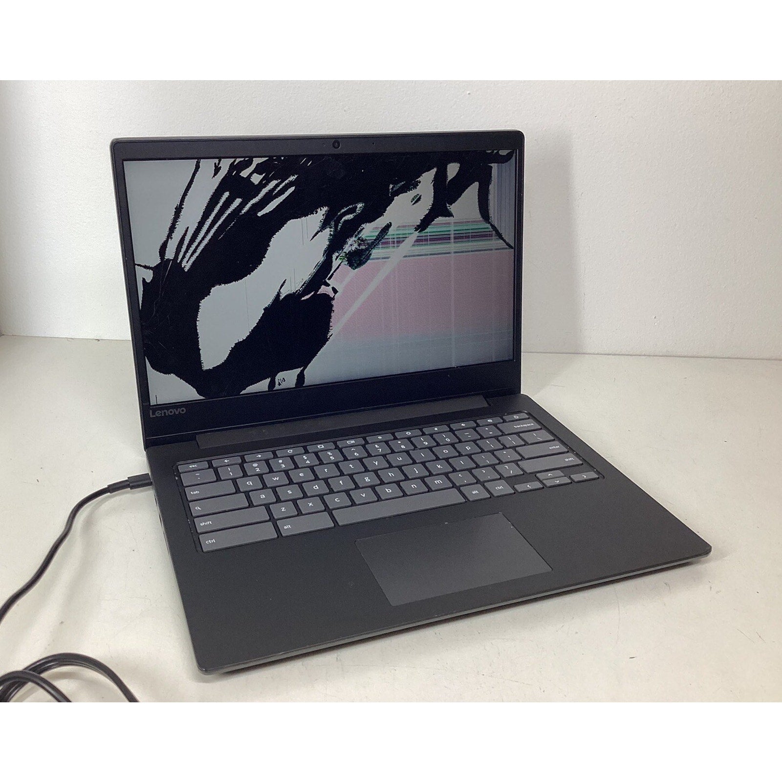 Lenovo Chromebook S330 81JW 14'' MediaTek, 64GB SSD, 4GB RAM - For Parts