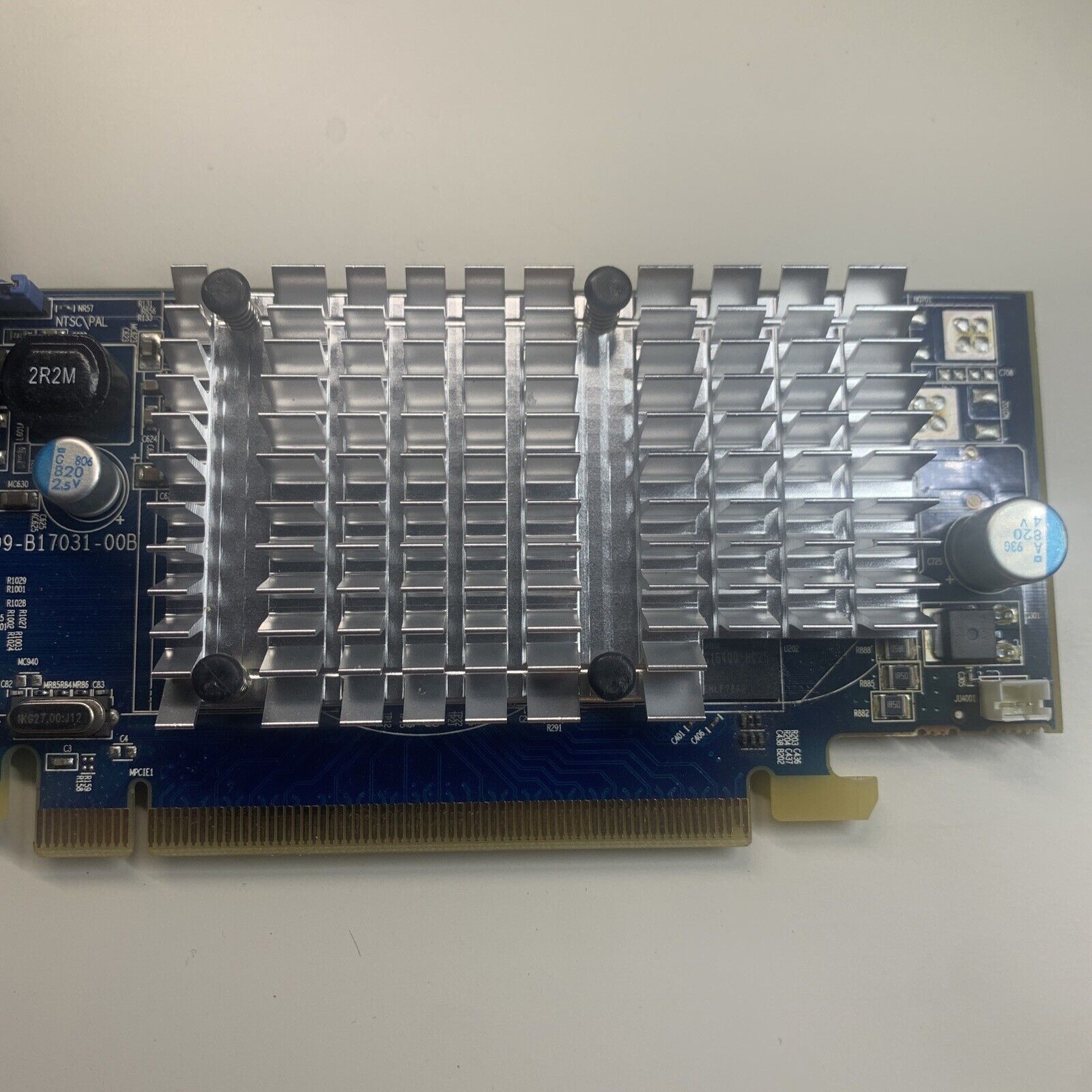 ATI 188-0CE40-005SA Radeon HD3450 PCIe Graphics Video Card 512MB DVI VGA SVIDEO