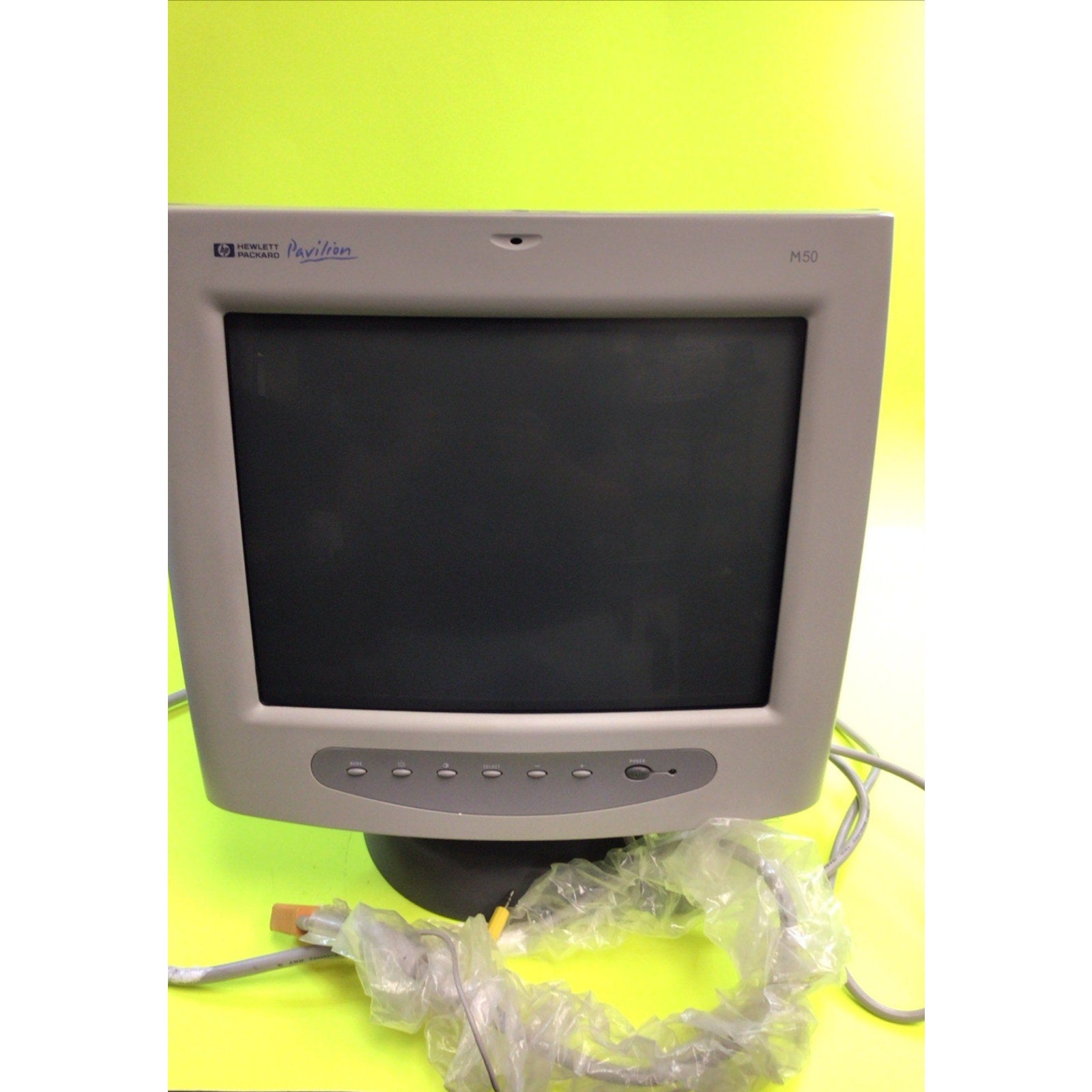 Vintage CRT Monitor HP Pavilion M50 D5258A