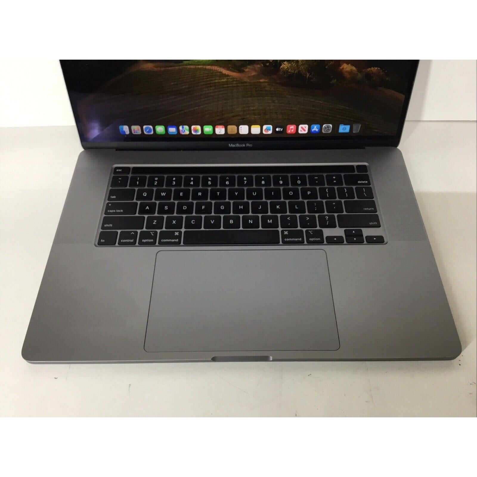 Apple MacBook Pro 16'' - 2.6GHz 6-Core Core i7, 16GB RAM, 512GB SSD (A2141)