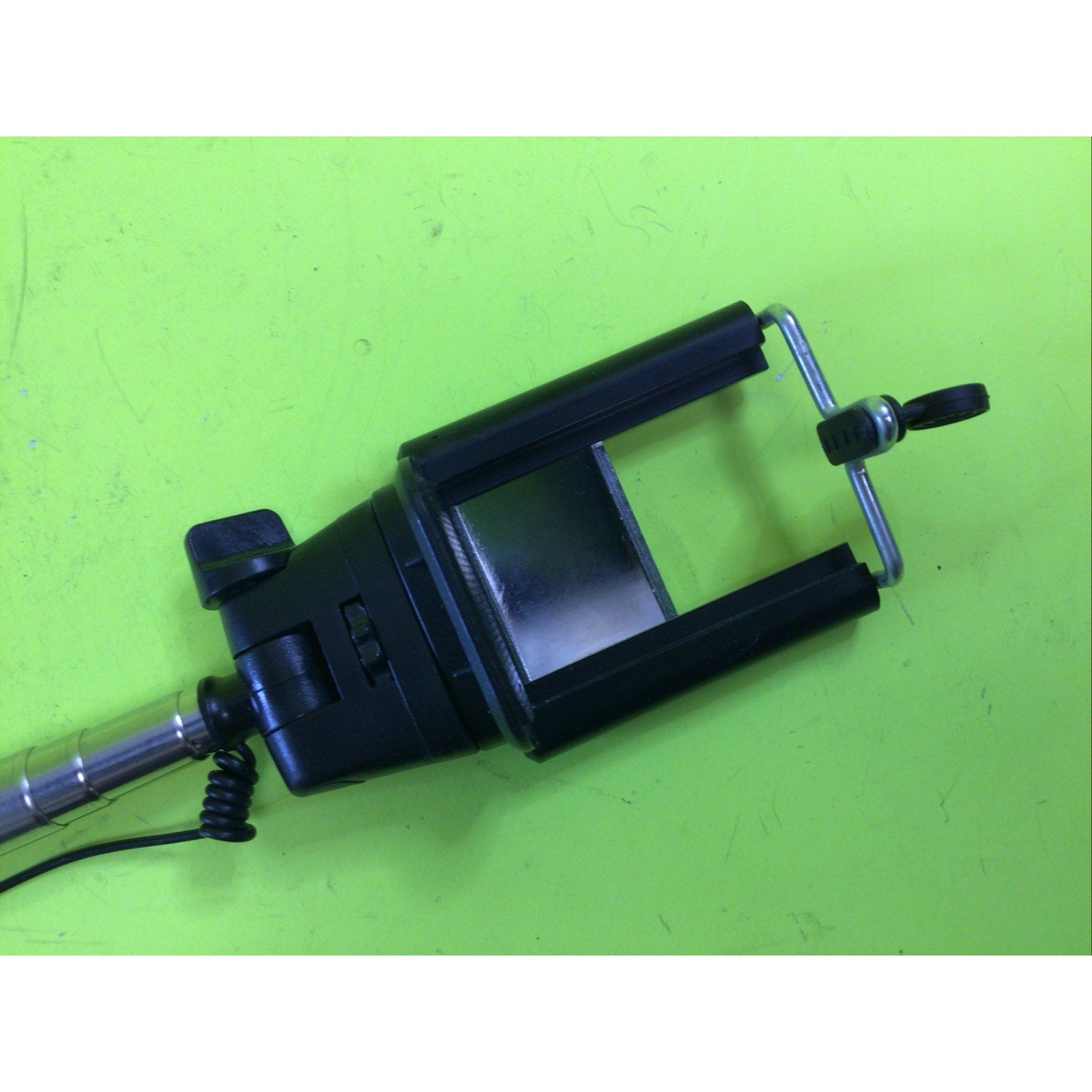 Monopod Extendable Selfie Stick with 3.5mm Jack Cable