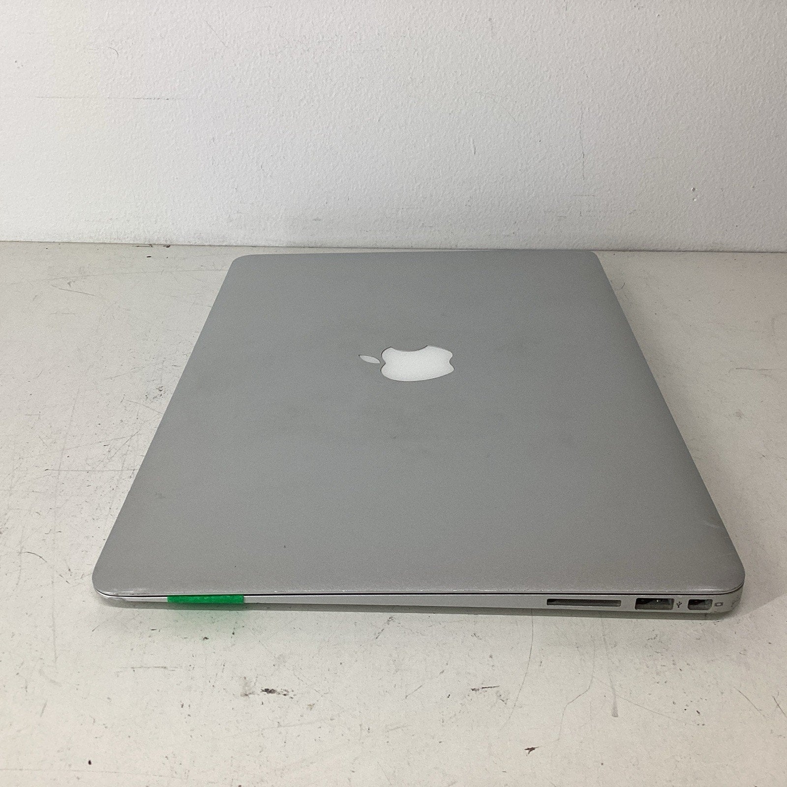 Apple MacBook Air 13" A1466 Intel Core i5 1.6GHz 4GB Ram 256GB SSD - For Parts