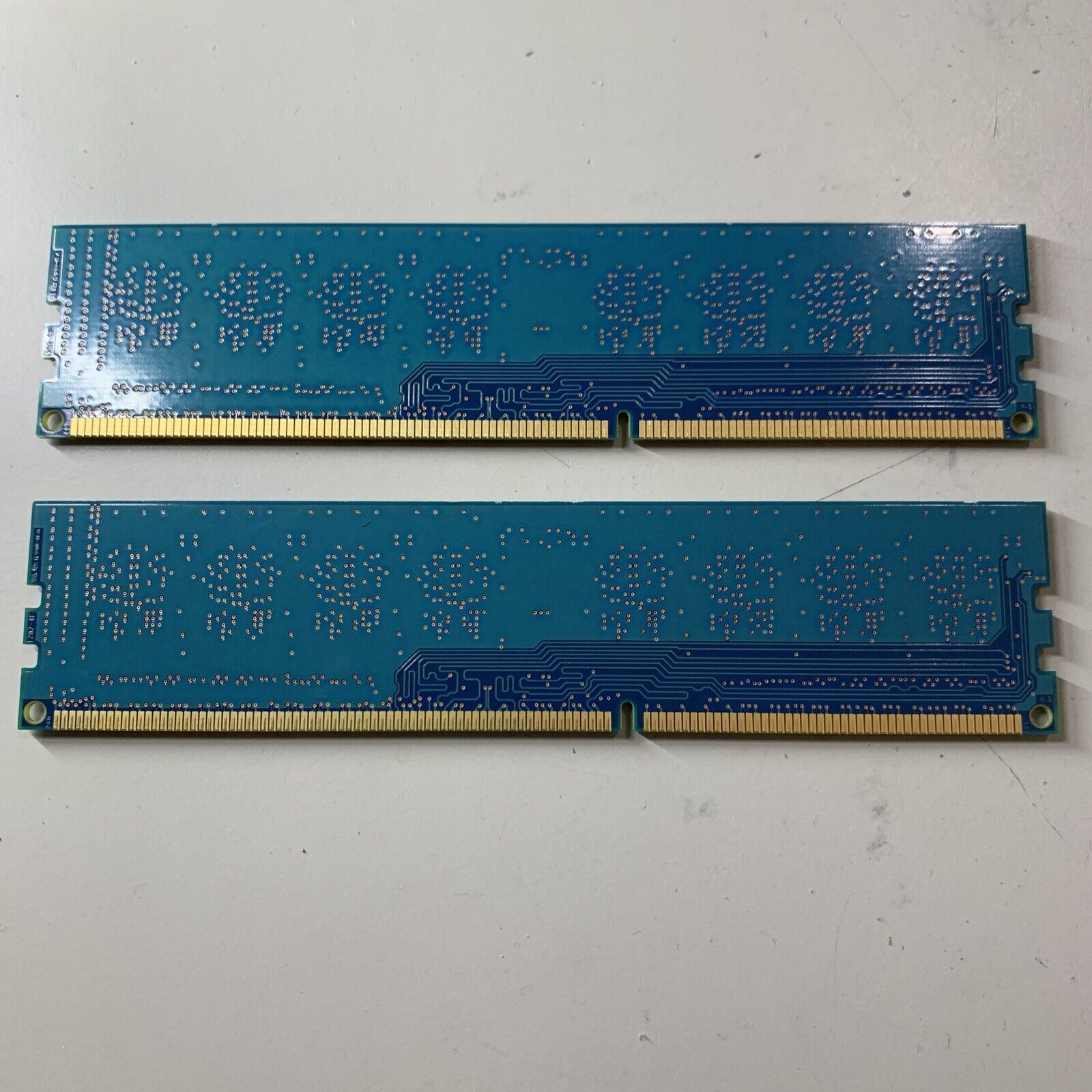 Hynix 4GB (2 x 2GB) 1Rx8 PC3-12800U-11 HMT325U6CFR8C-PB NO AA Memory Module Kit