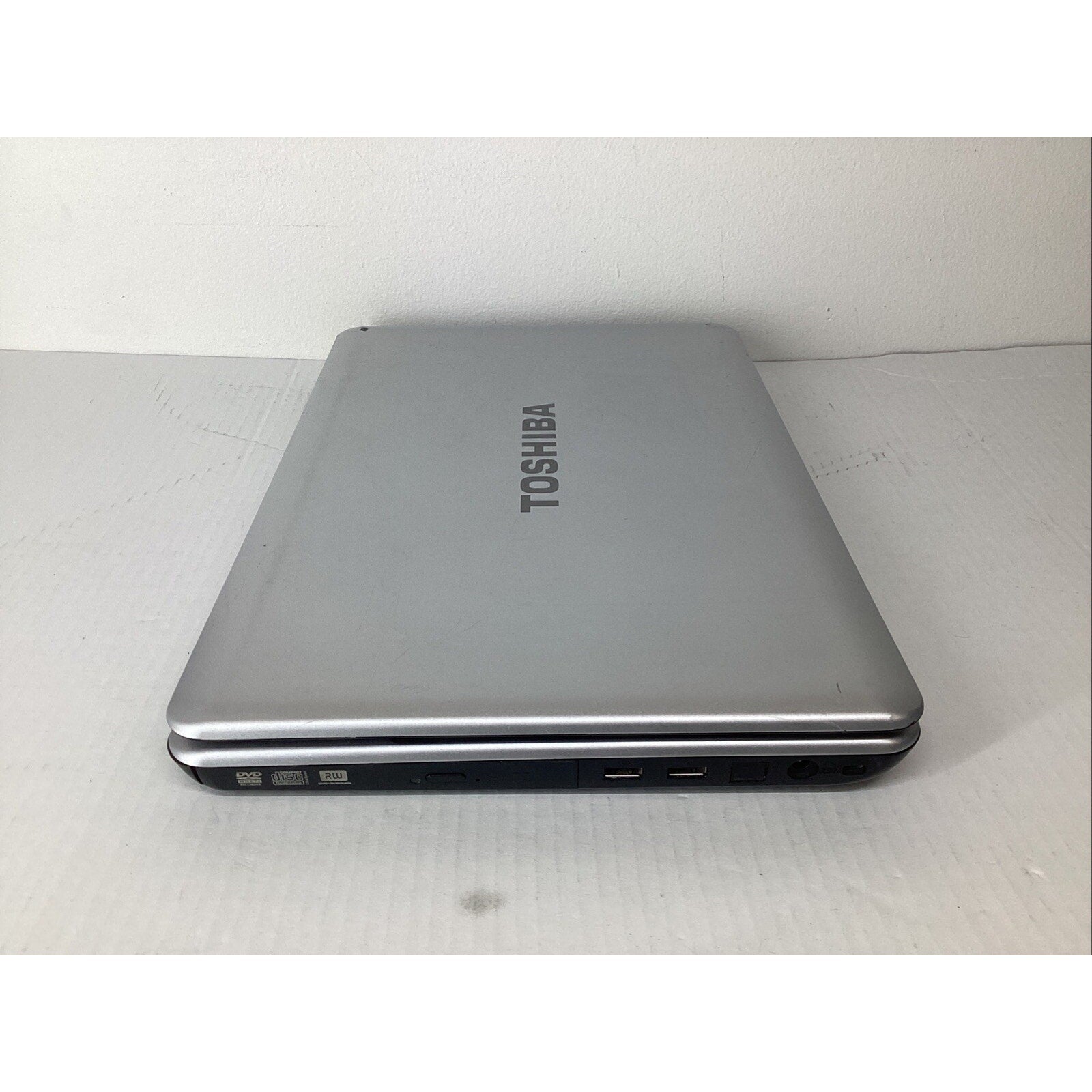 Toshiba L505-LS5005 Laptop No RAM/HDD Bad Motherboard - For Parts