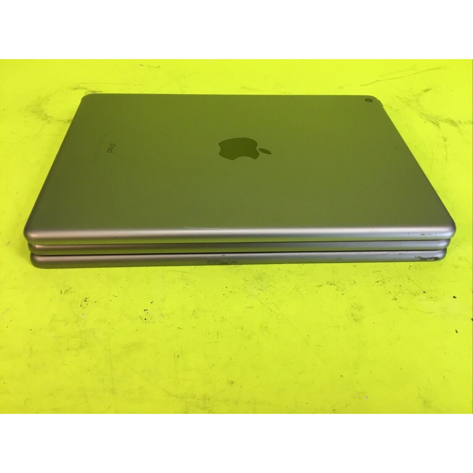 Lot of 3 x Apple iPad 5th Generation/iPad Air FOR PARTS or RECYCLE