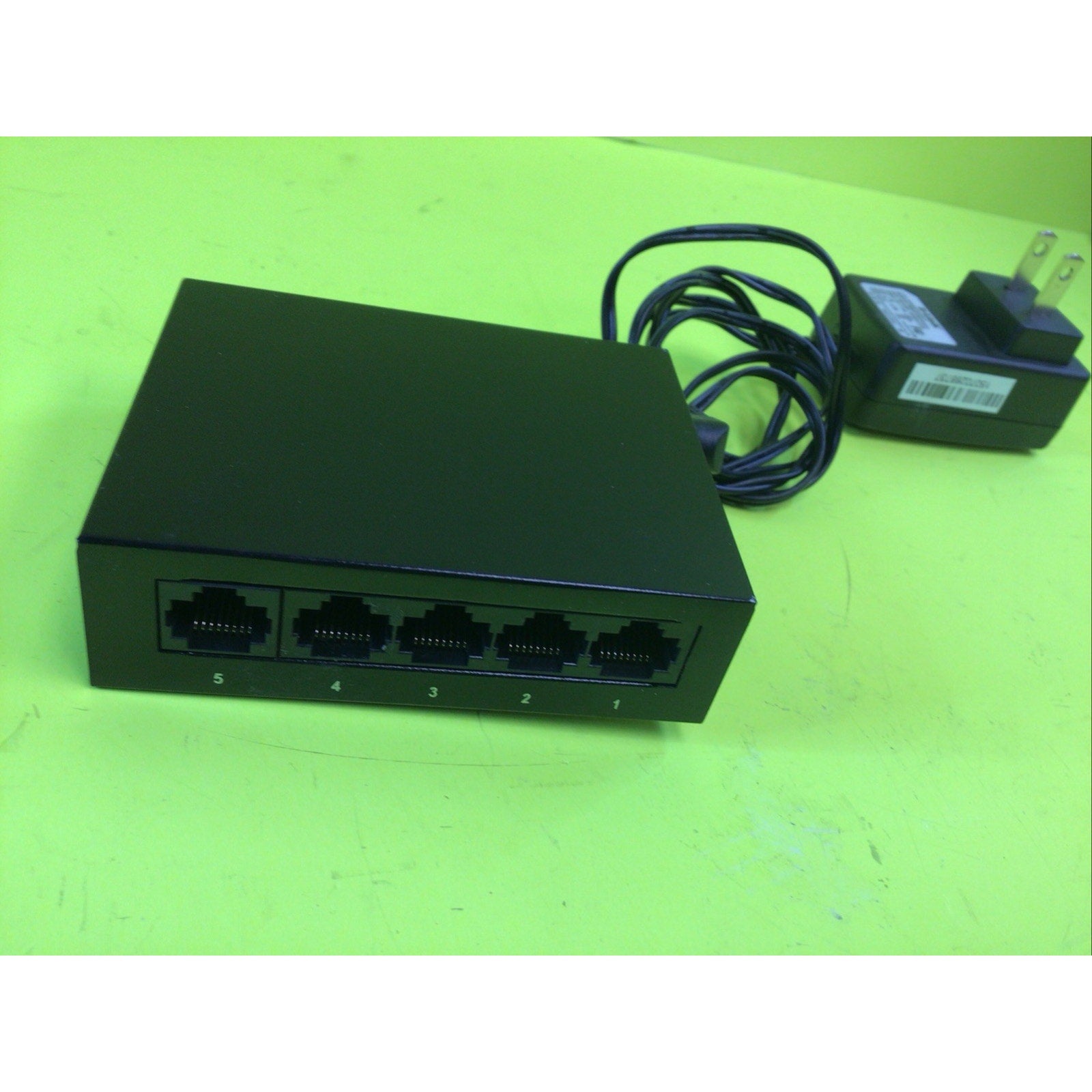 D-Link GO-SW-5GE 5-Port Gigabit Unmanaged Ethernet Switch