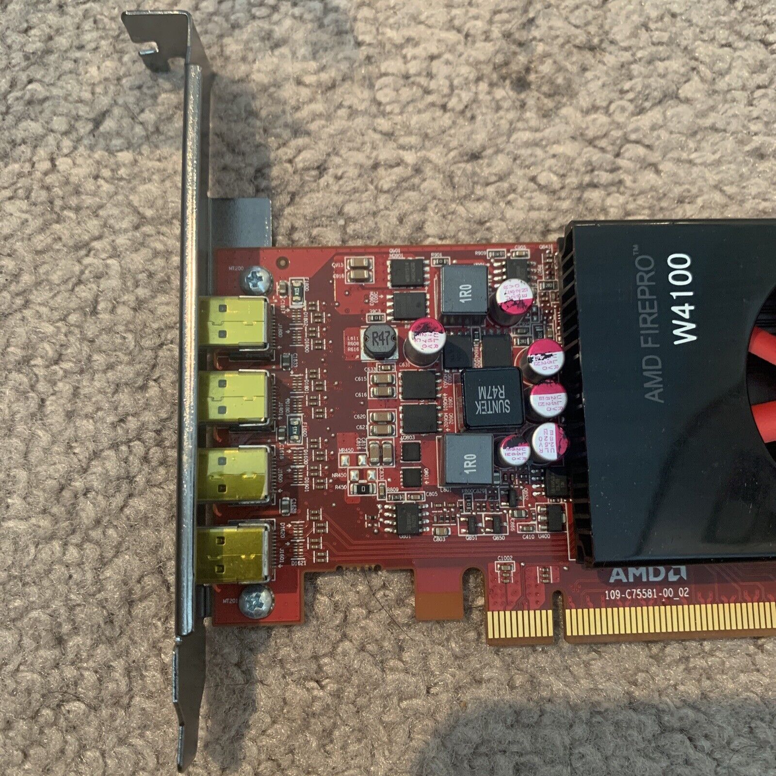 AMD FIREPRO W4100 2GB GDDR5 QUAD PCIE X16 3.0 VIDEO CARD 25D14 / 025D14