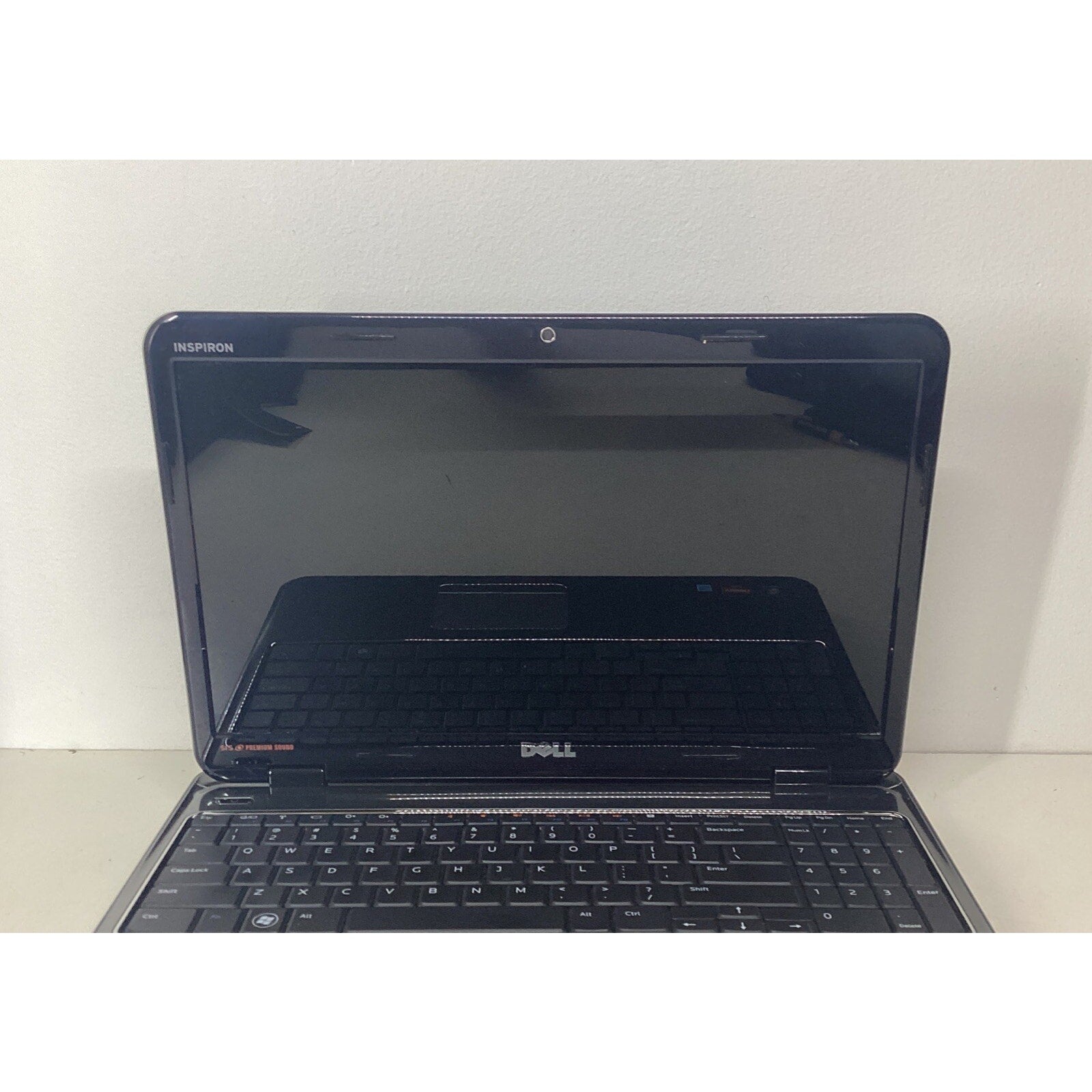 Dell Inspiron M5010 Laptop AMD Vision P10F 3GB RAM No Battery - Parts Only