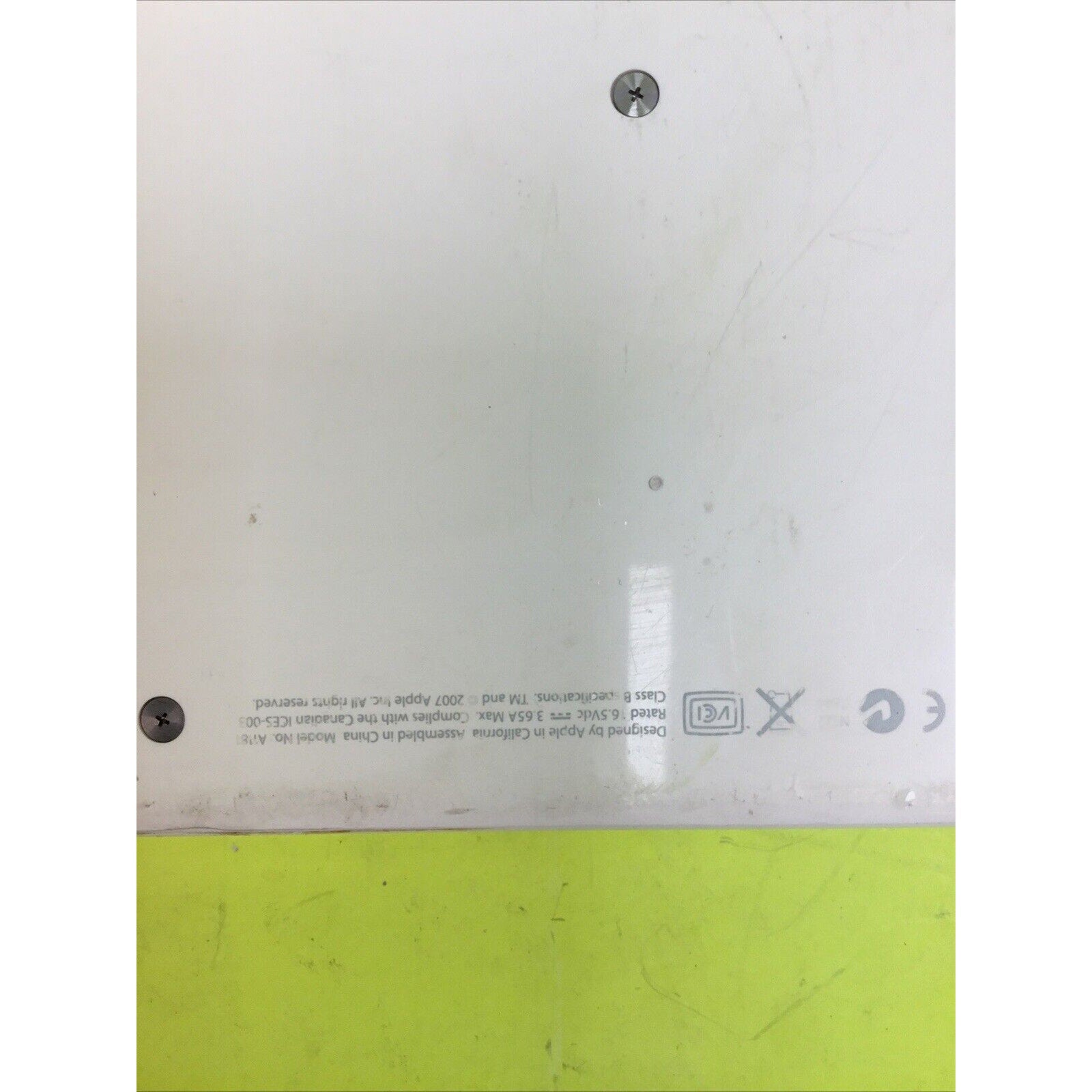 Apple MacBook A1181 13.3 Laptop FOR PARTS or REPAIR