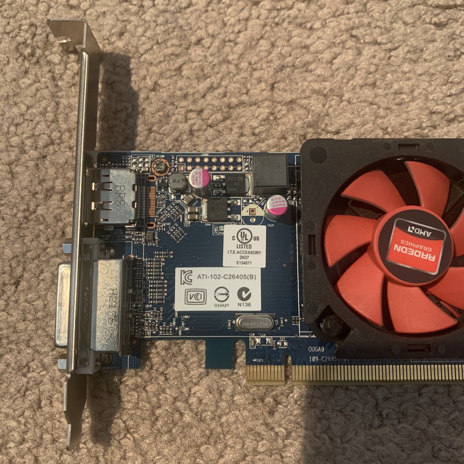 AMD Radeon HD6450 02C7NH 1GB PCI-E DVI-I DP Video Card ATI-102-C26405 (B) GPU