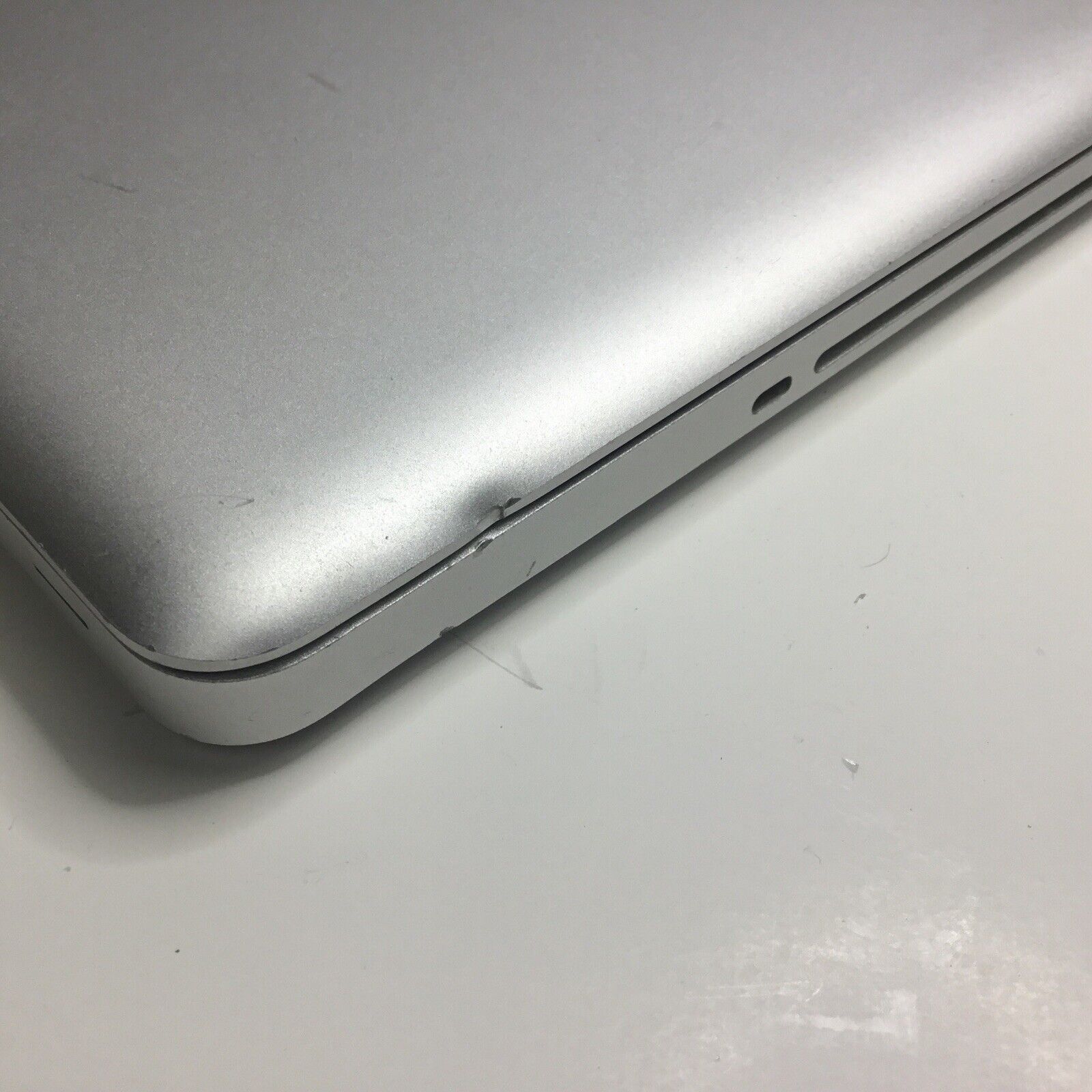 Used Apple MacBook Pro 13" 2010 Core 2 Duo 2.4GHz 4GB Ram 250GB HDD