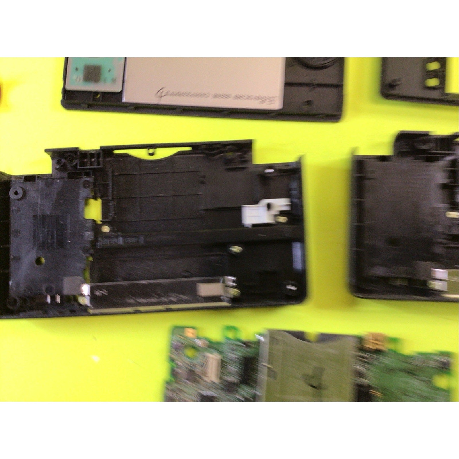 Nintendo DS Lite Boneyard Lot FOR PARTS and REPAIR