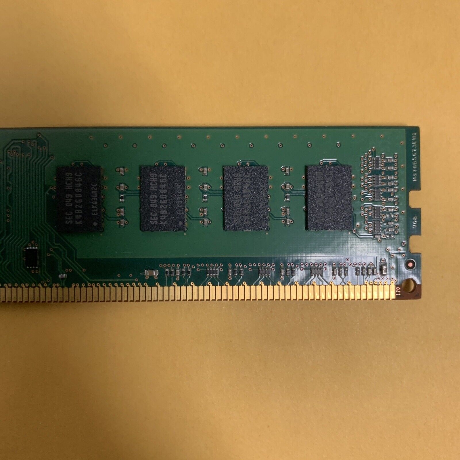 Samsung PC3-10600 non-ECC Unbuffered DDR3 4GB Memory Module (M378B5273CH0-CH9)