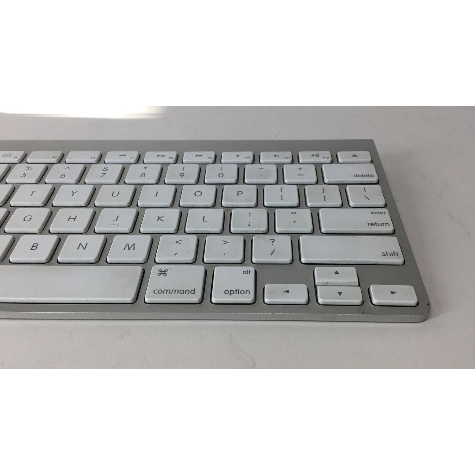 Apple 2009 Magic Keyboard Wireless Bluetooth Model A1314 - For Parts