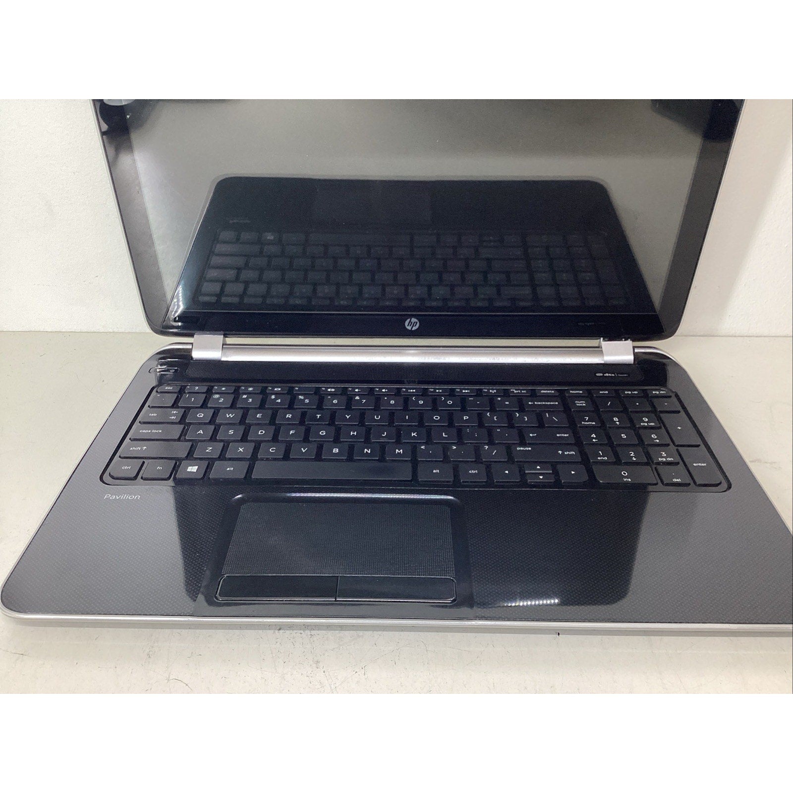 HP Pavilion 15-n210dx 15.6" Laptop AMD A8-4555M 8GB Ram 750GB HDD - For Parts