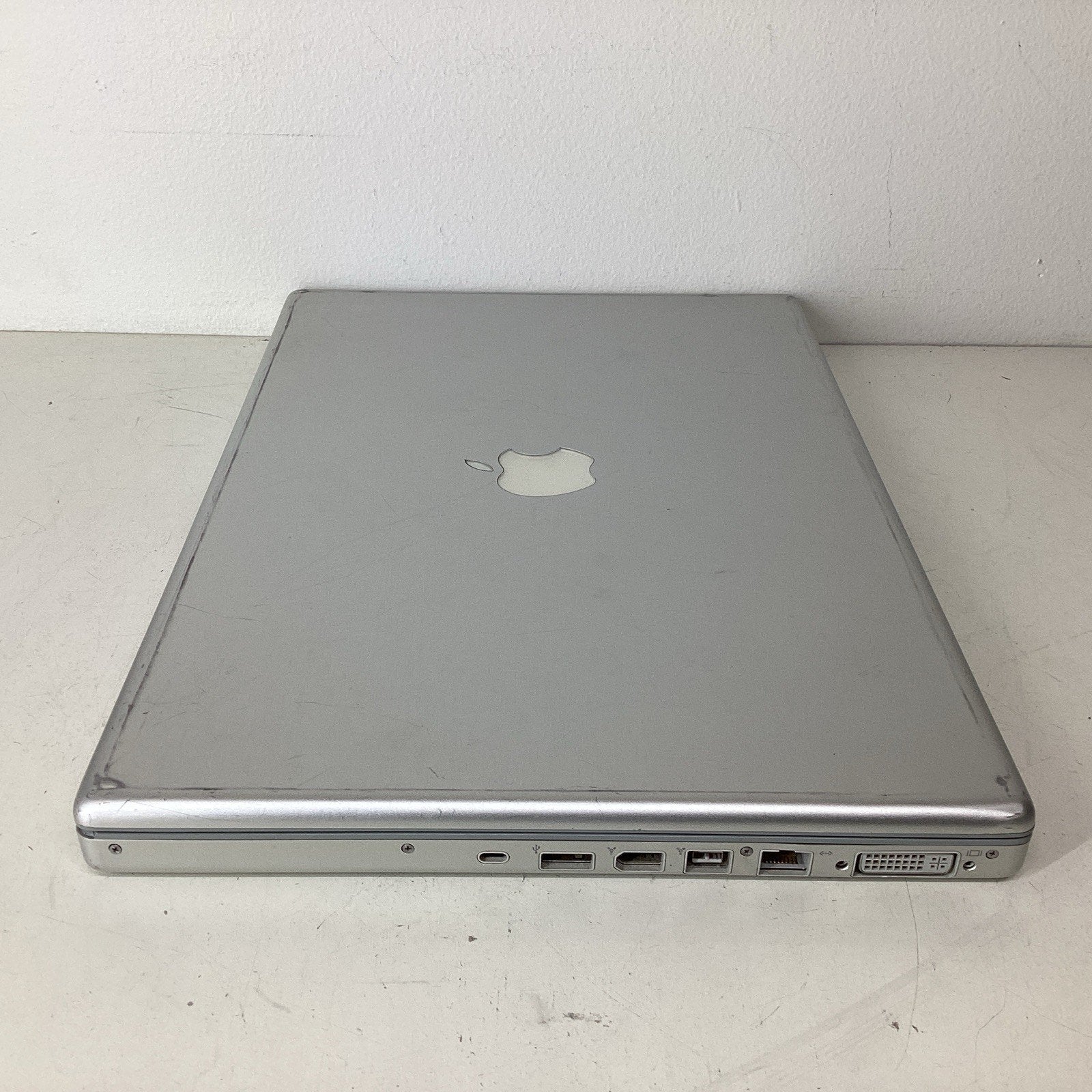 Apple MacBook Pro A1211 Intel Core 2 Duo 2.16GHz 1GB RAM 120GB HD - For Parts