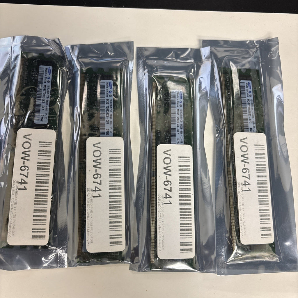 SAMSUNG 4GB (4x1GB) 1GB 2Rx8 PC2-6400E-666-12-G3 M391T2953EZ3-CF7 0752