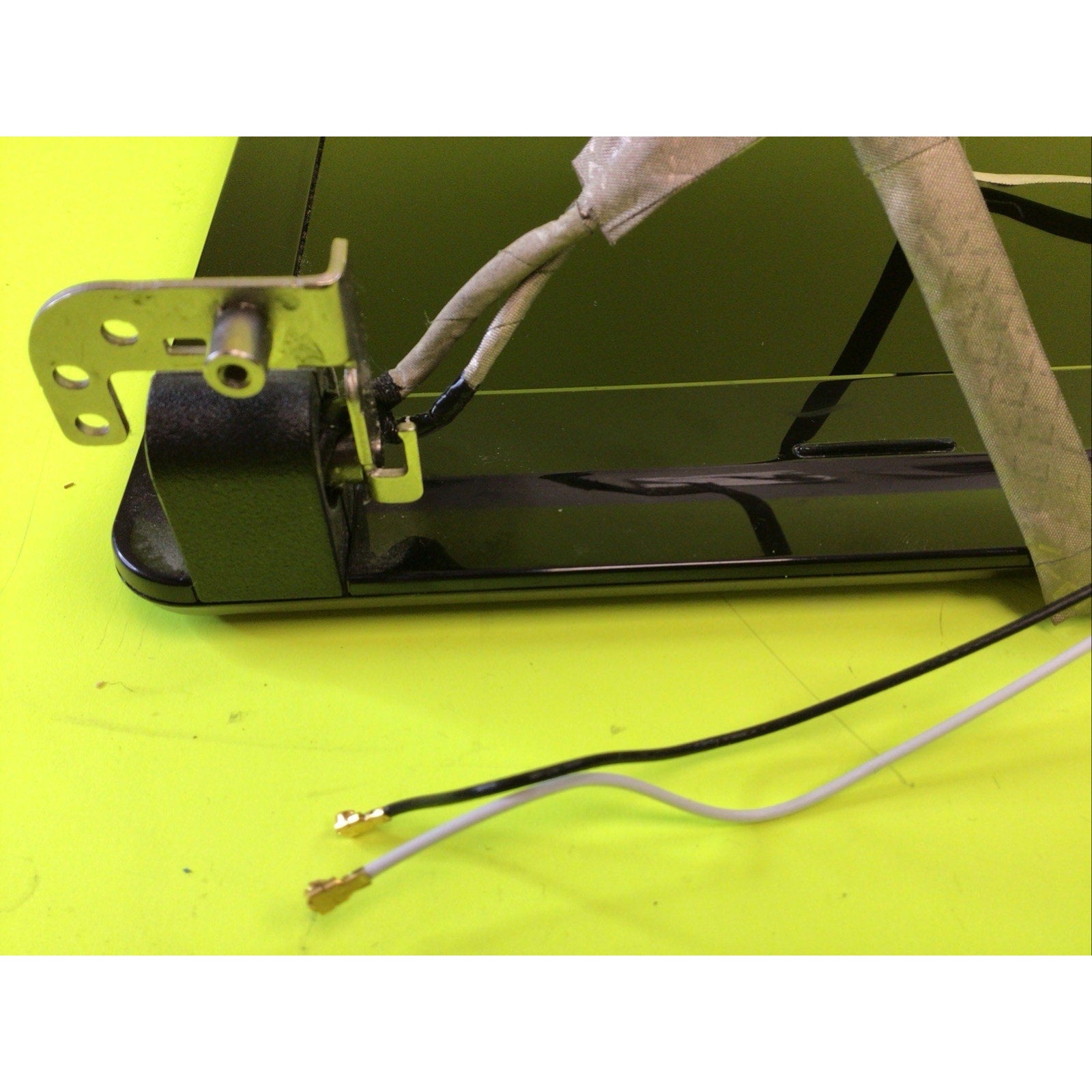 Dell Inspiron 1750 LCD Assembly