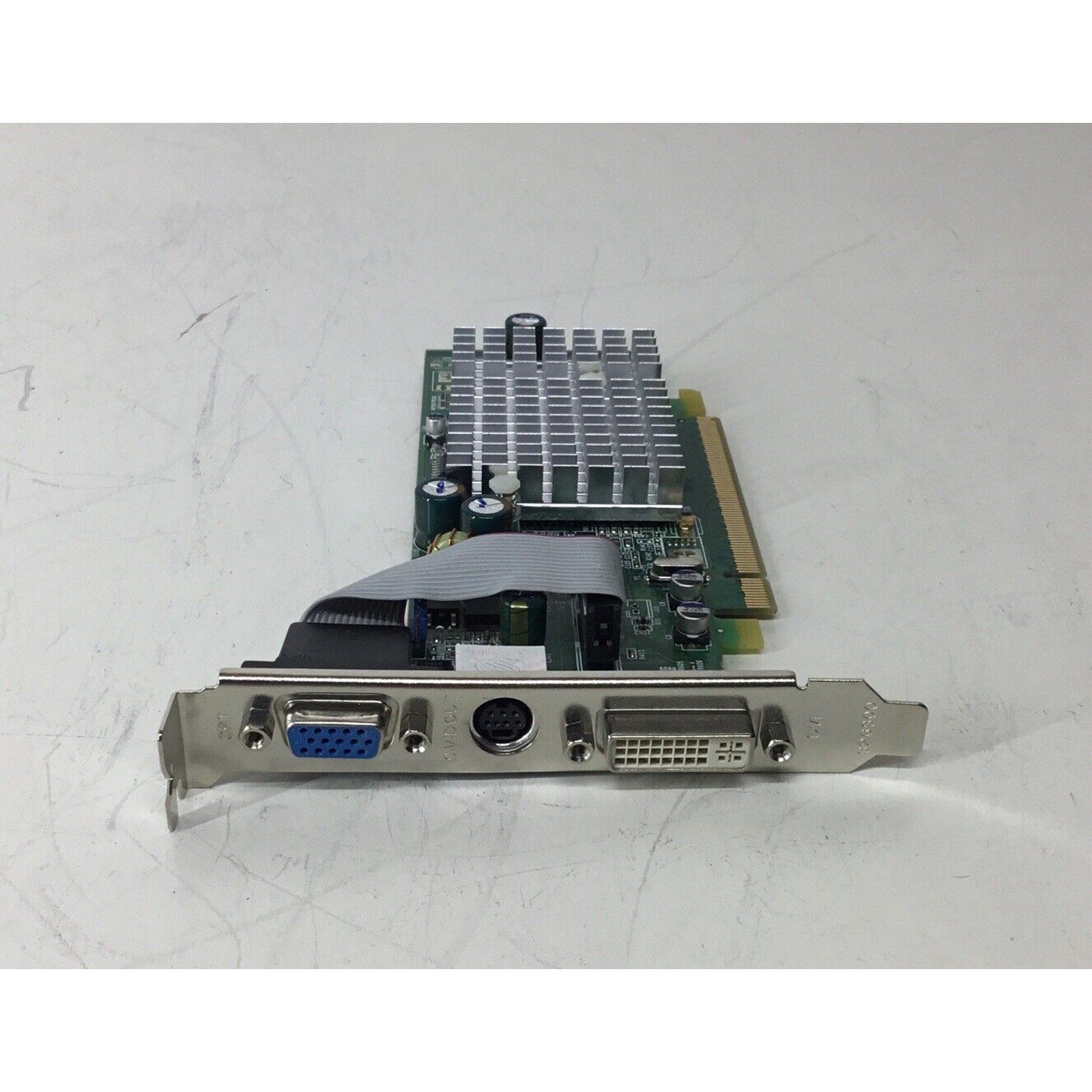 Radeon X300SE 128MB HyperMemory V/D/VO Graphics Card