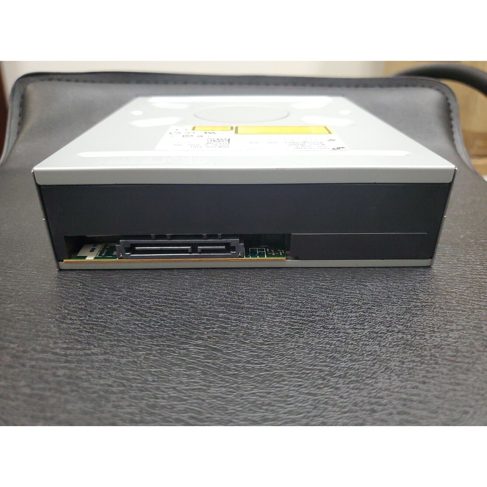 H.L Data Storage DH30N 16X DVD-ROM Drive ROM VER A101 07GPH0-48321-06G-8013-A01