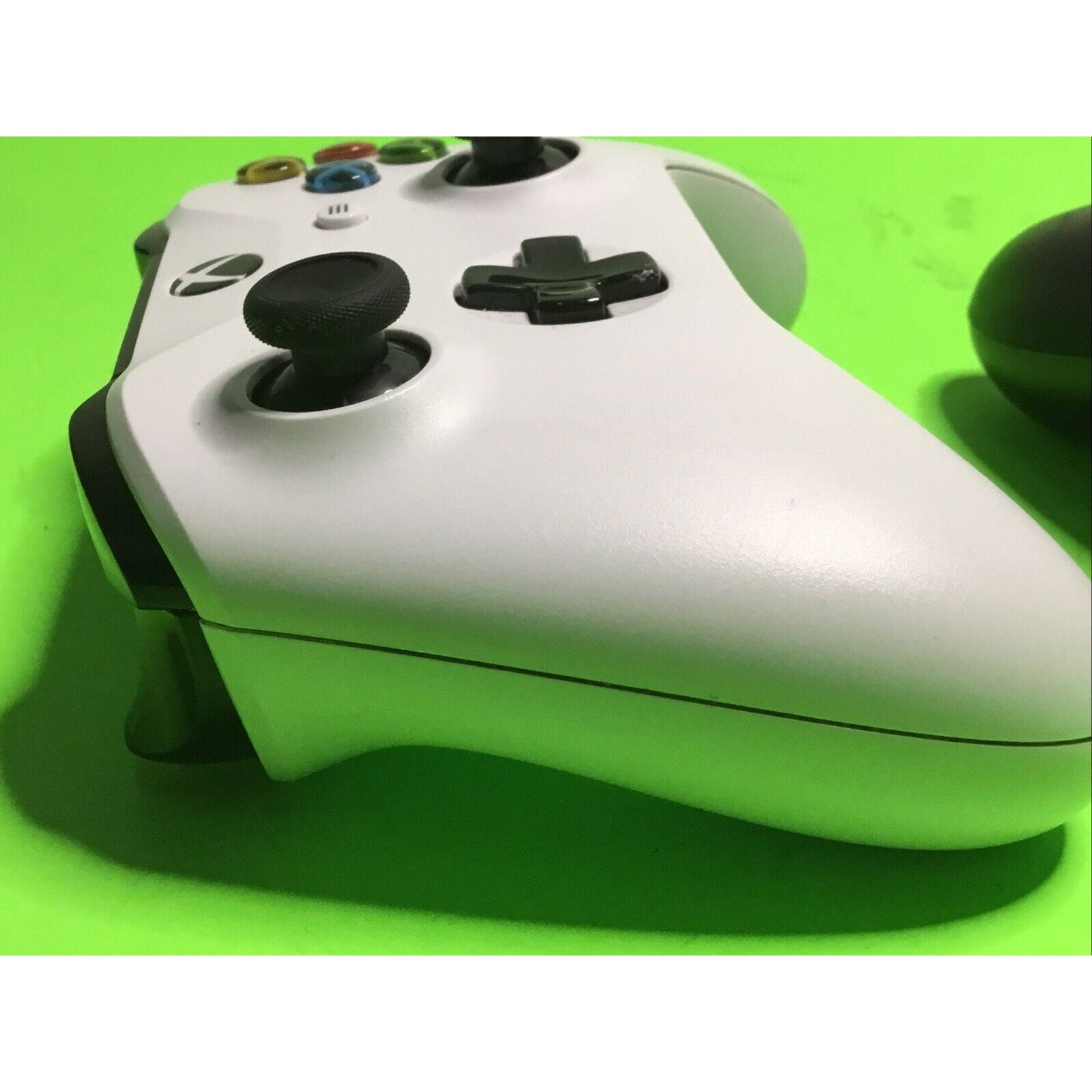 Microsoft 1708 Xbox One Controller and Xbox 360 Controller FOR PARTS or REPAIR