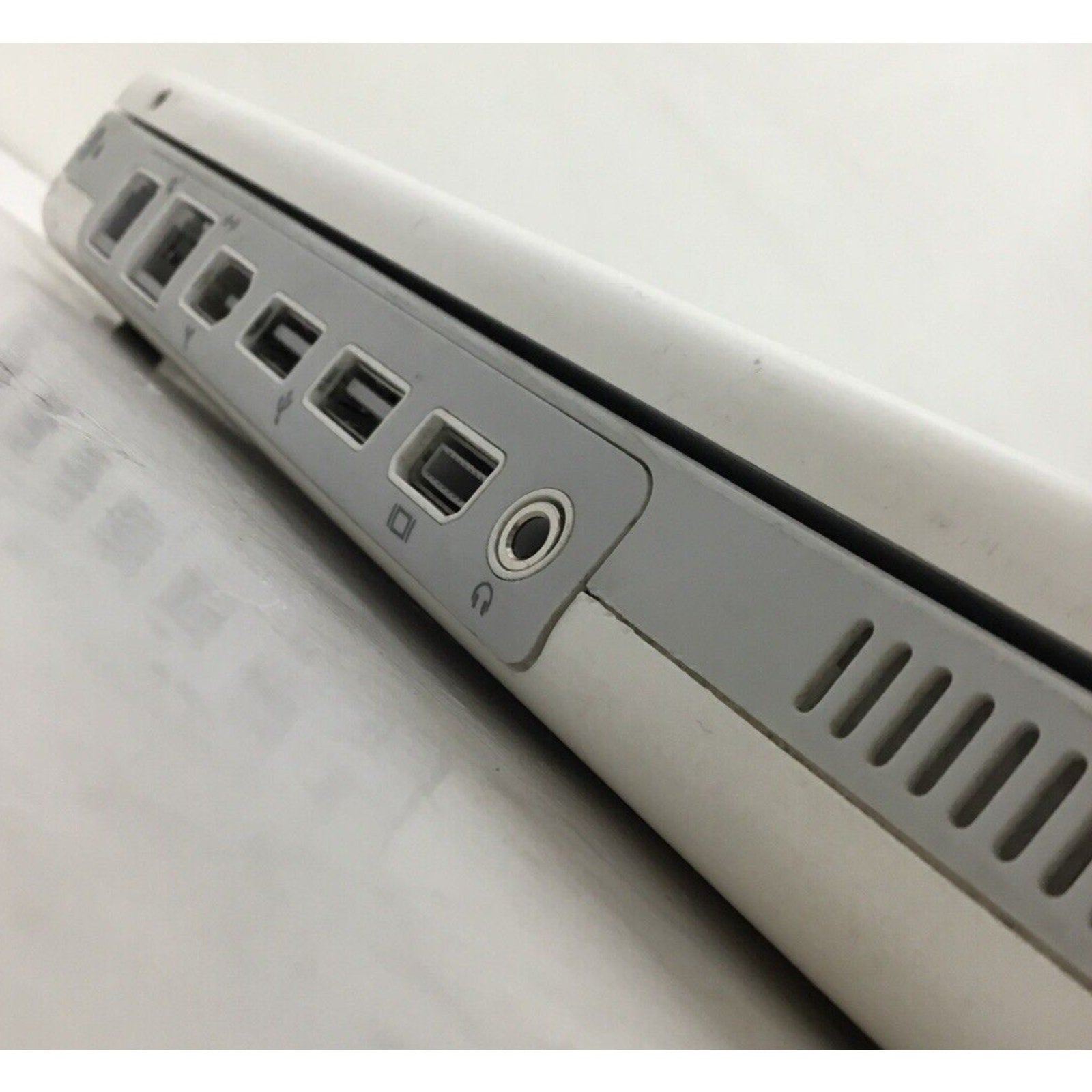 For Parts Only Apple iBook G4 Laptop (Working Screen) (No HDD)