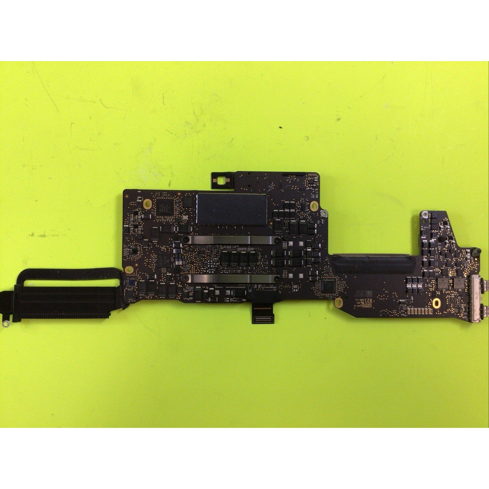 MacBook Pro A1708 Logic Board Core i5 2.0GHz 8GB RAM FOR PARTS or REPAIR