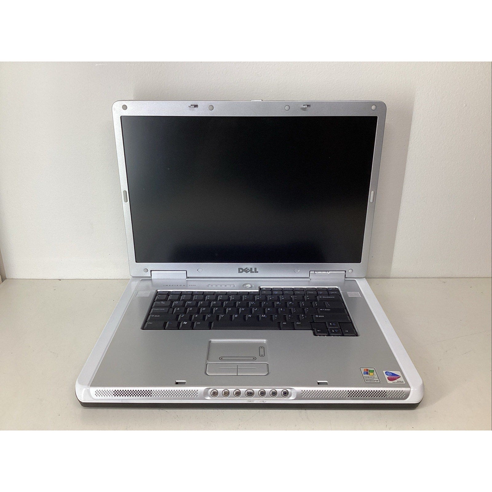 Dell Inspiron 9300 17" Laptop Intel Centrino 768MB RAM - For Parts